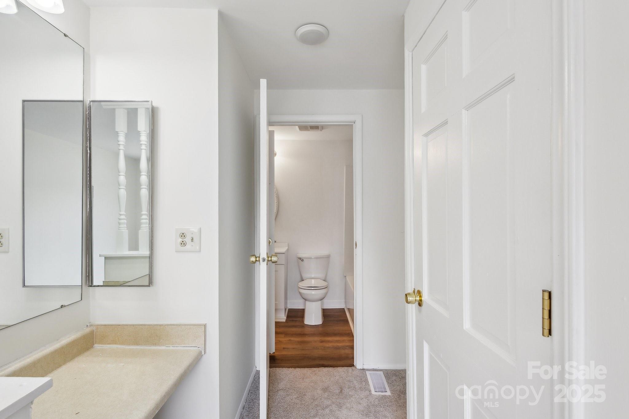 9424 Lexington Circle Unit: F