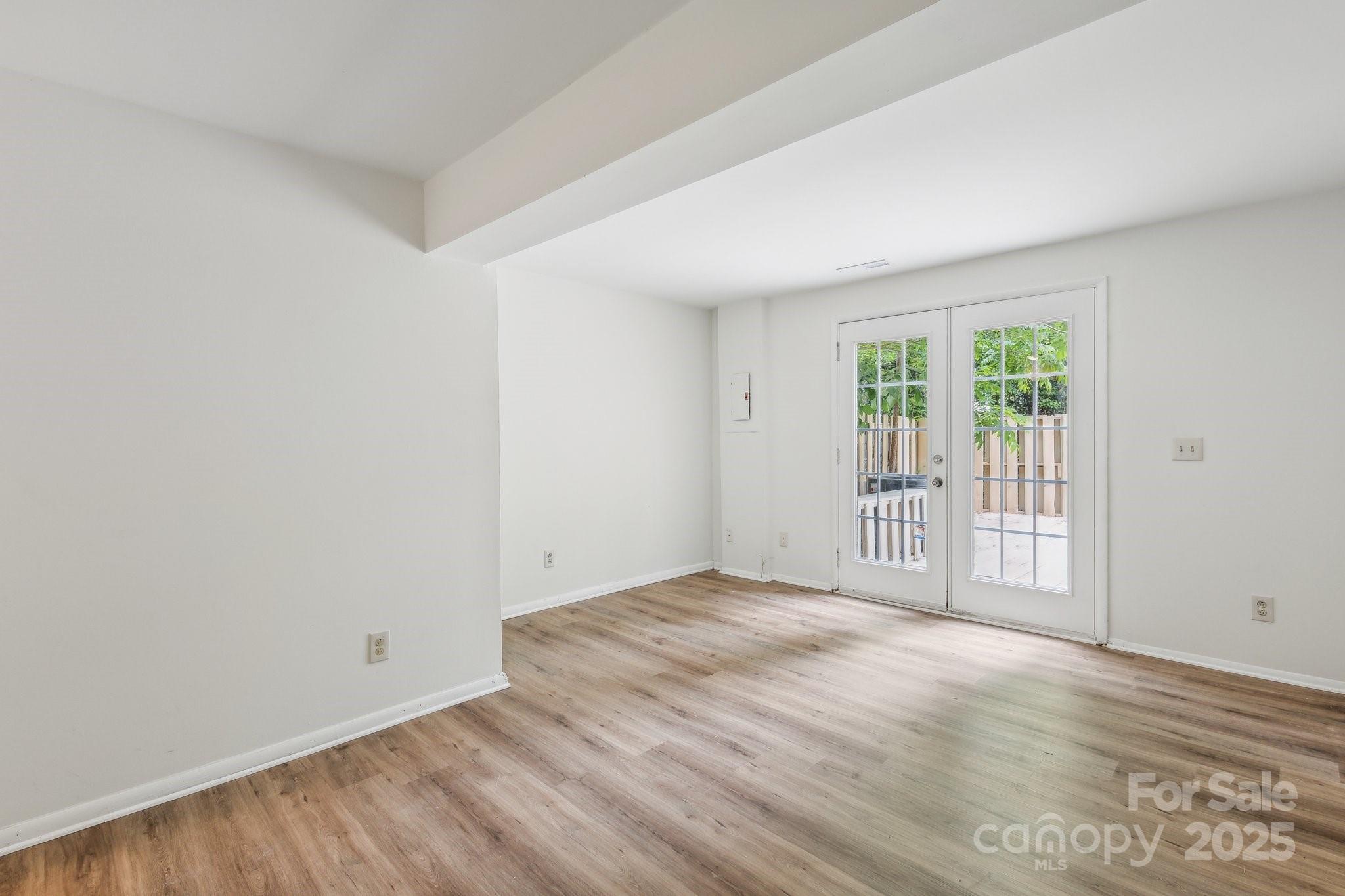 9424 Lexington Circle Unit: F