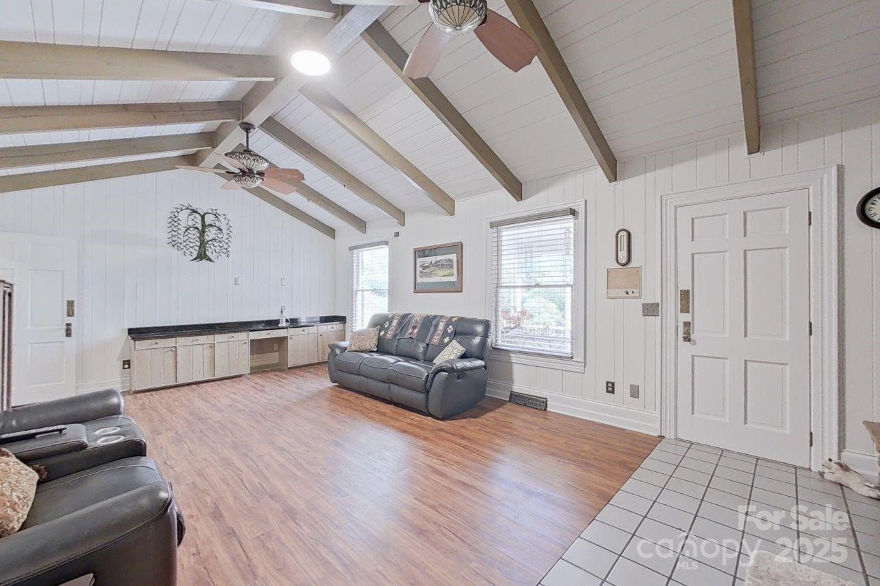 206 N Trexler Avenue