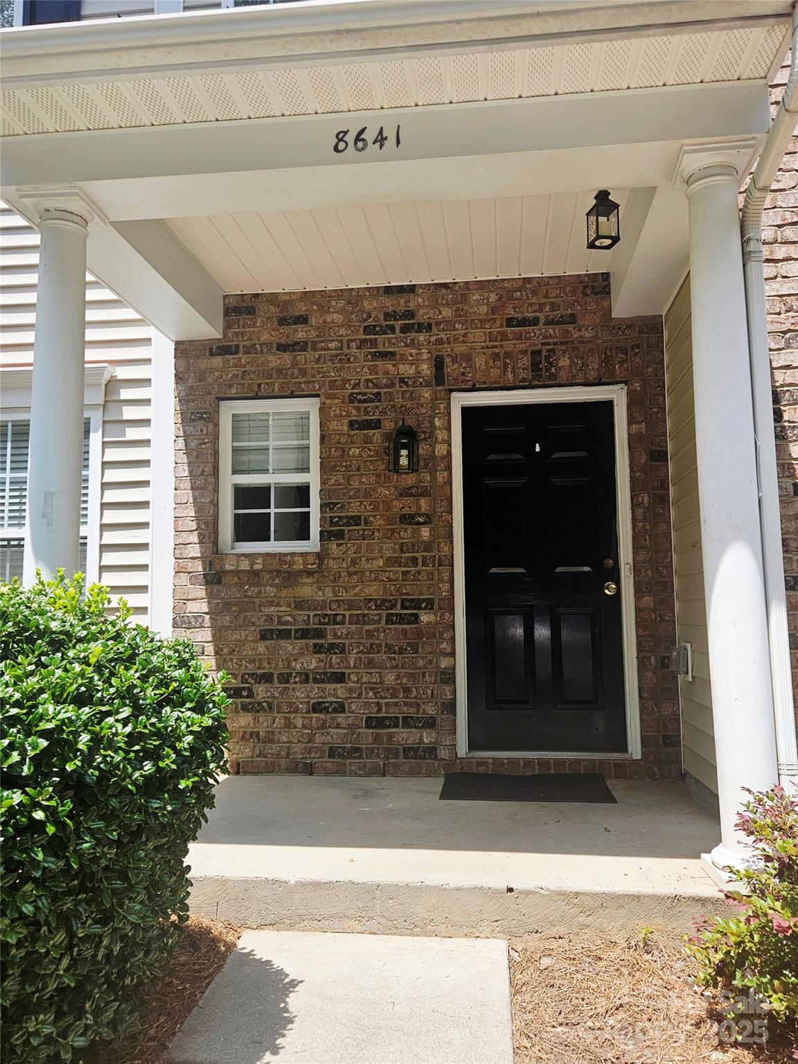 8641 Wandering Creek Way