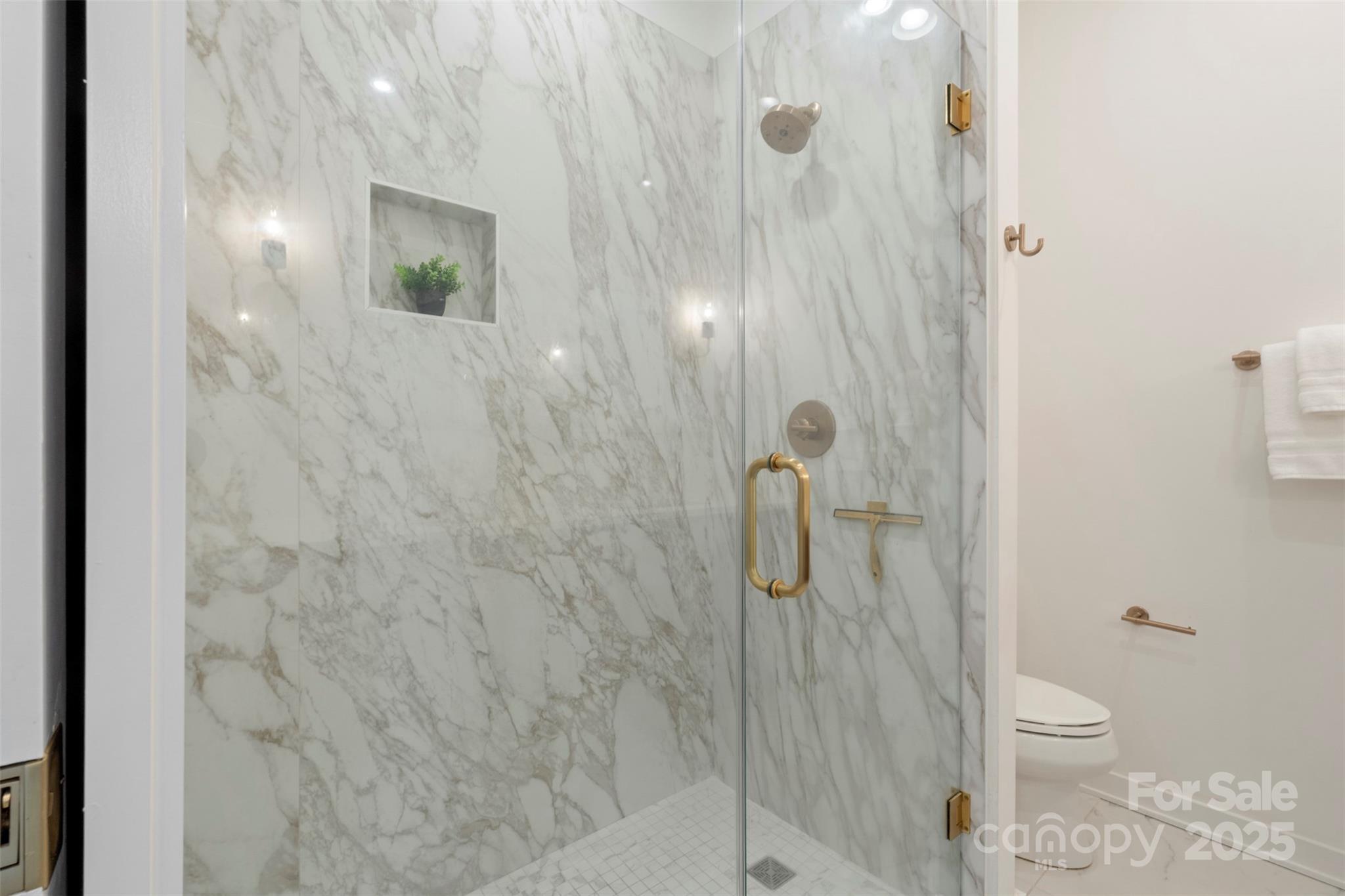 2653 Shenandoah Avenue