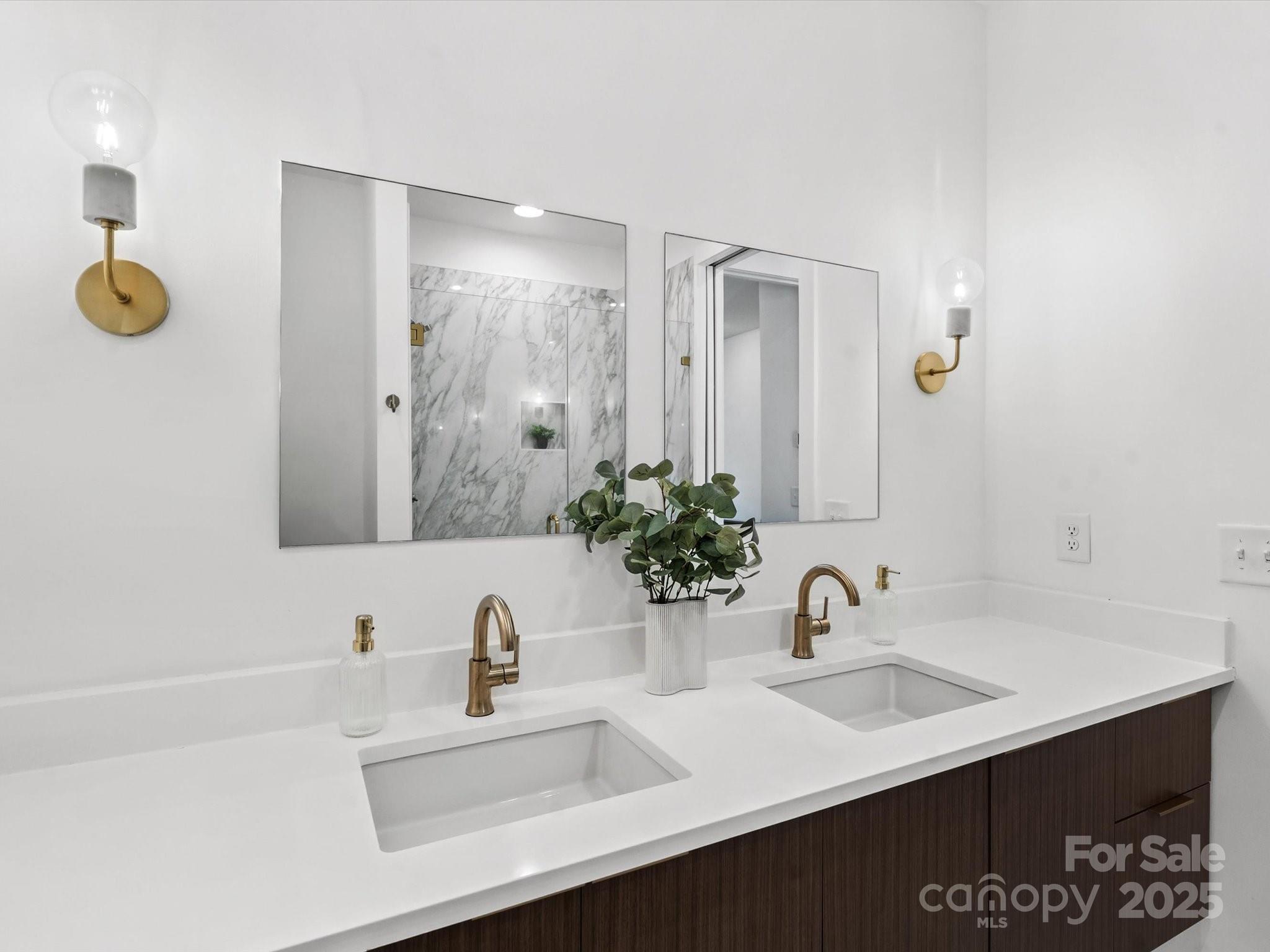 2653 Shenandoah Avenue