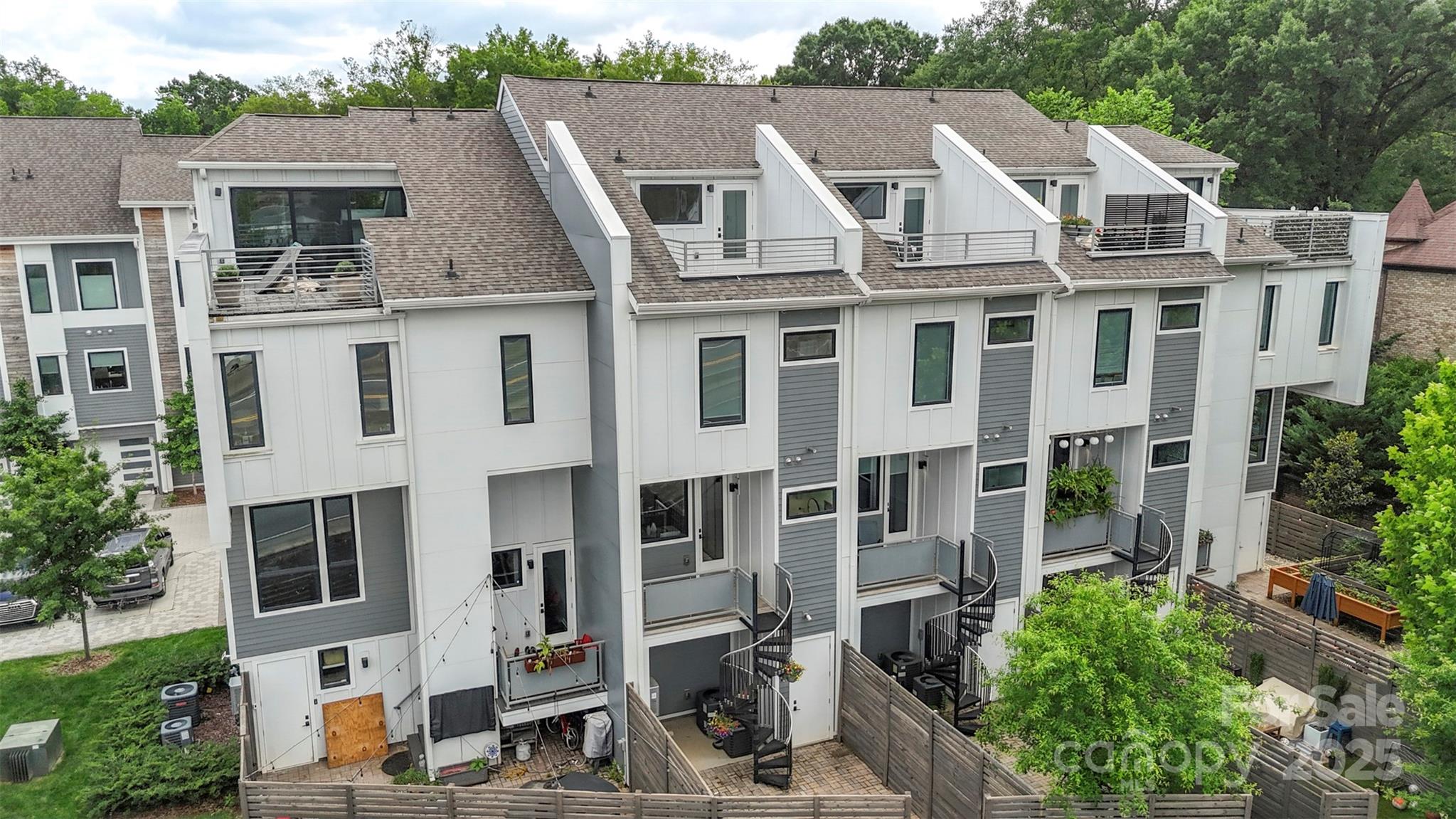 2653 Shenandoah Avenue