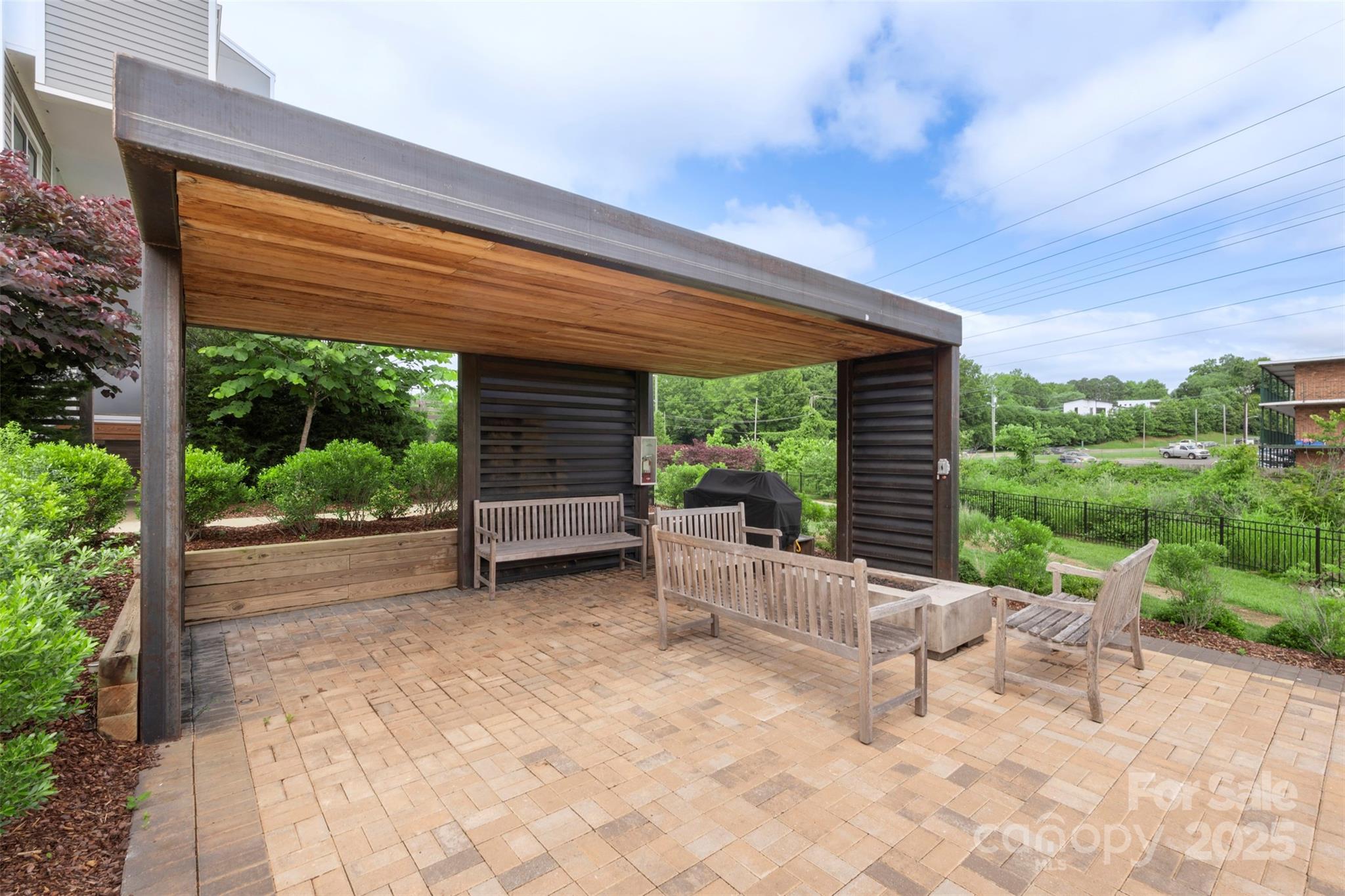 2653 Shenandoah Avenue