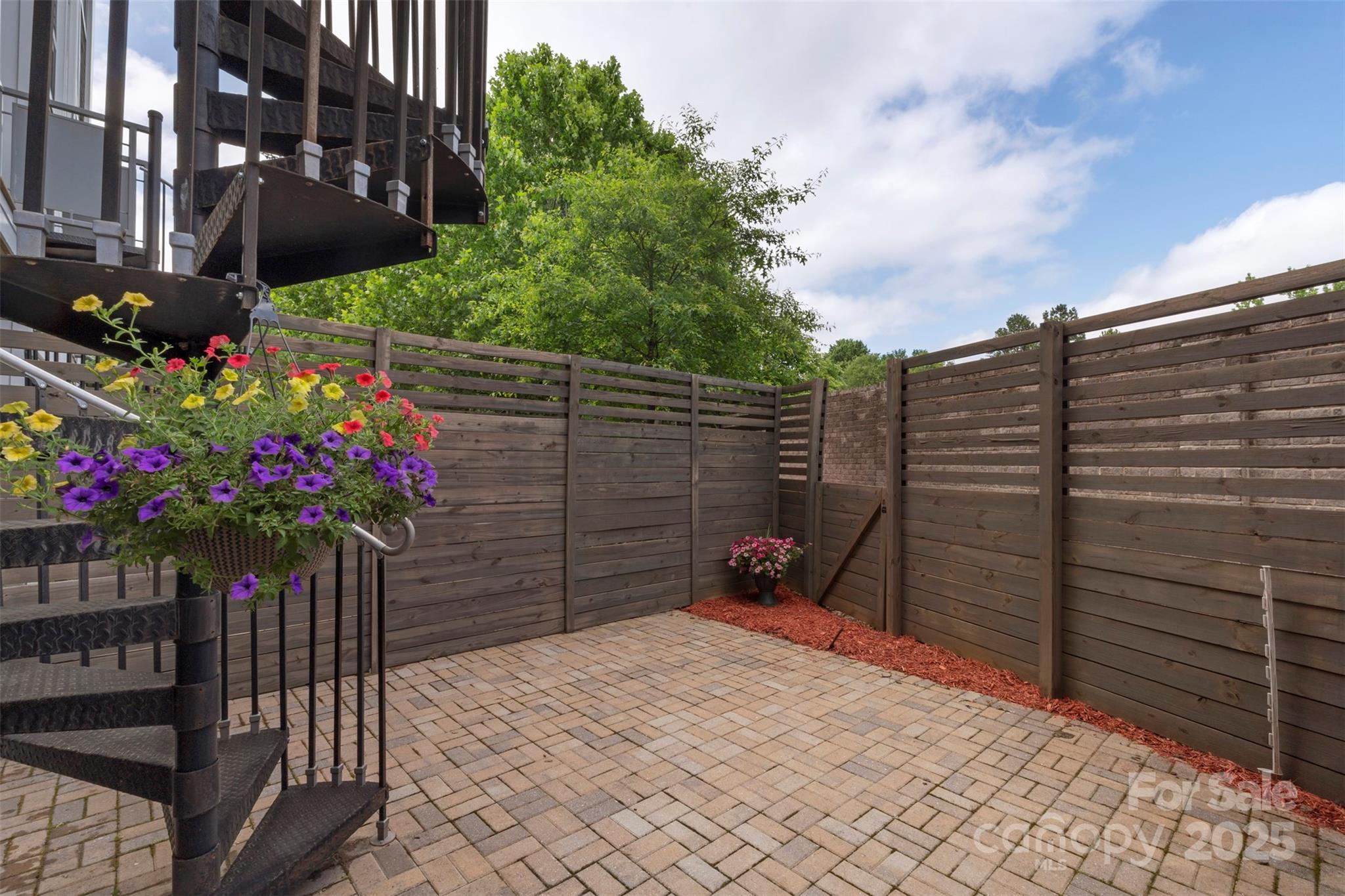 2653 Shenandoah Avenue