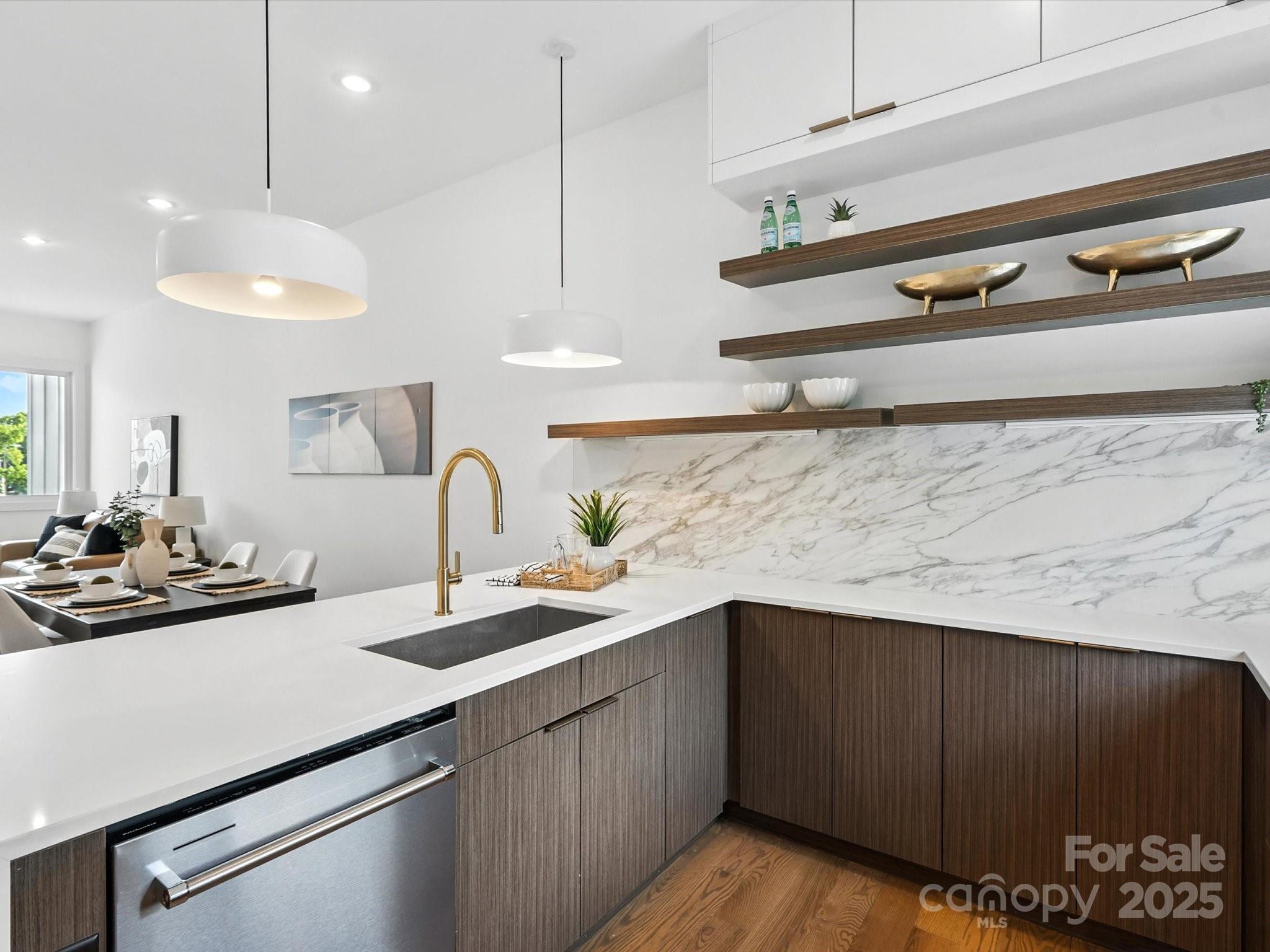 2653 Shenandoah Avenue