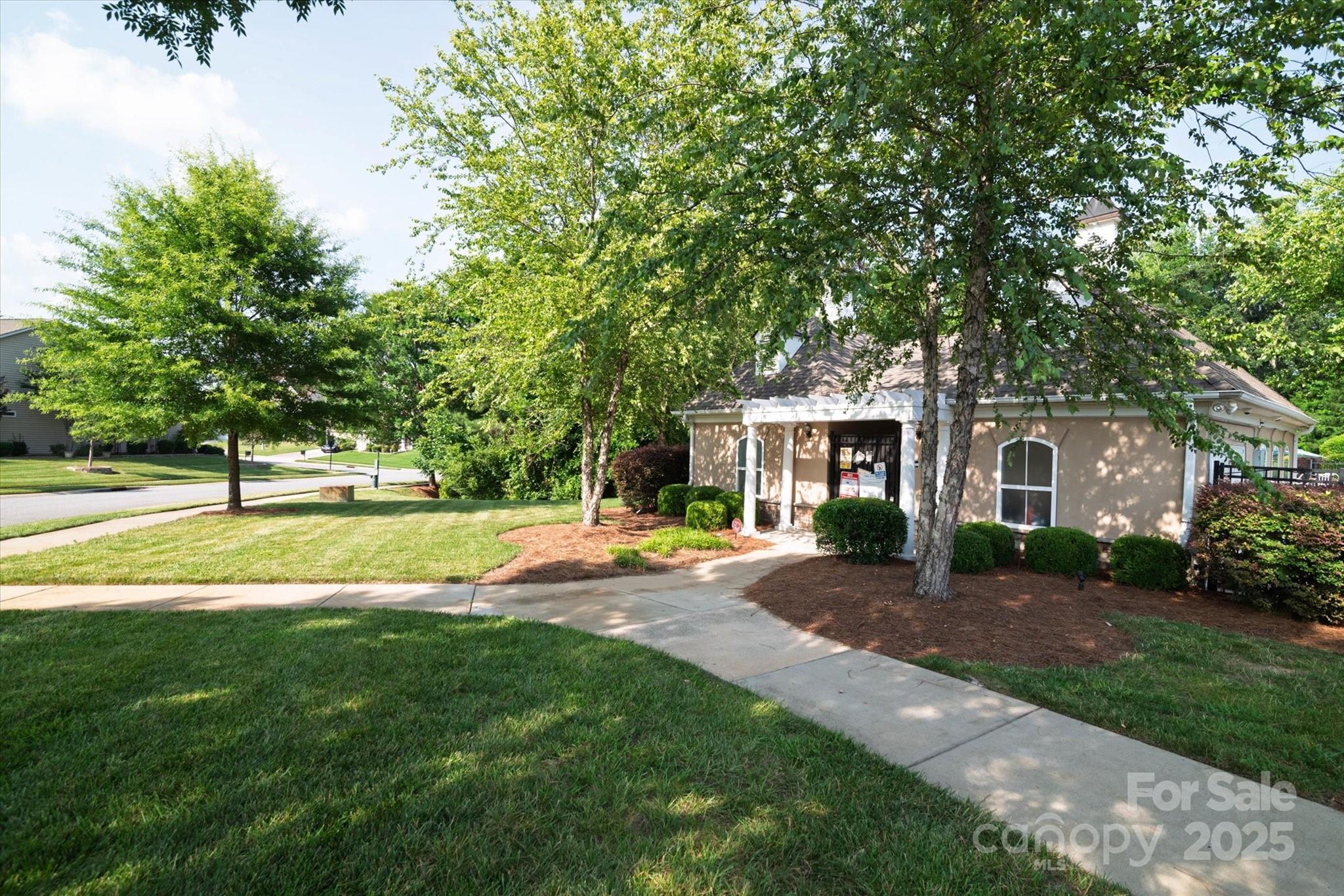 12704 Franklin Square Road