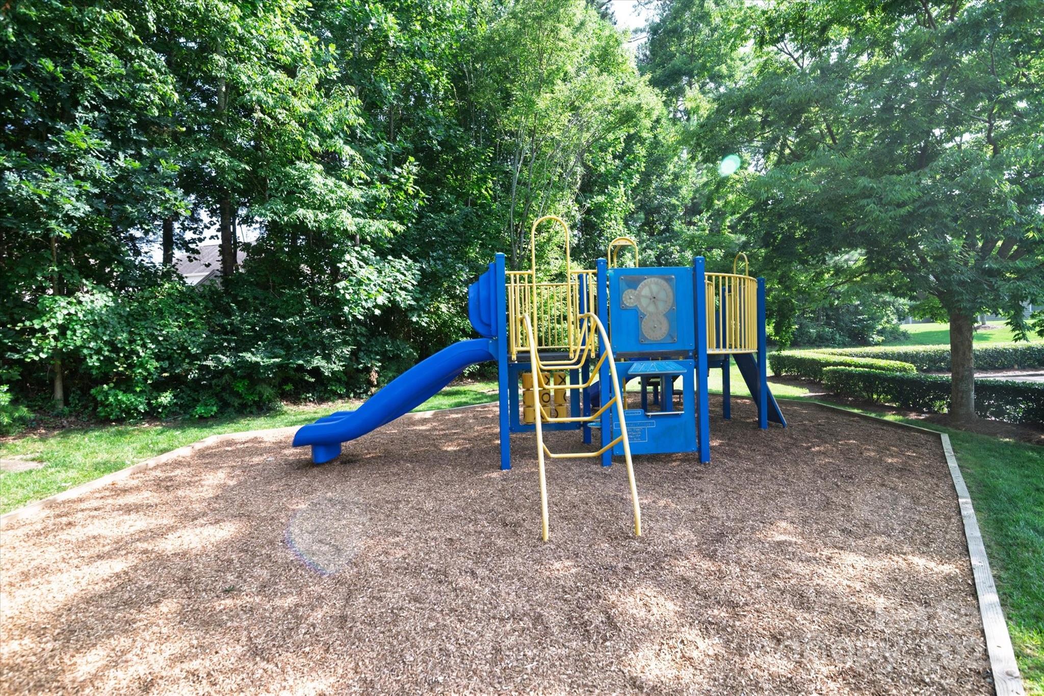 12704 Franklin Square Road