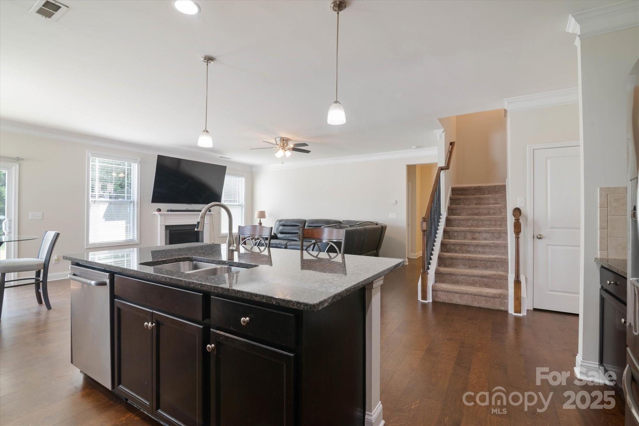 12704 Franklin Square Road