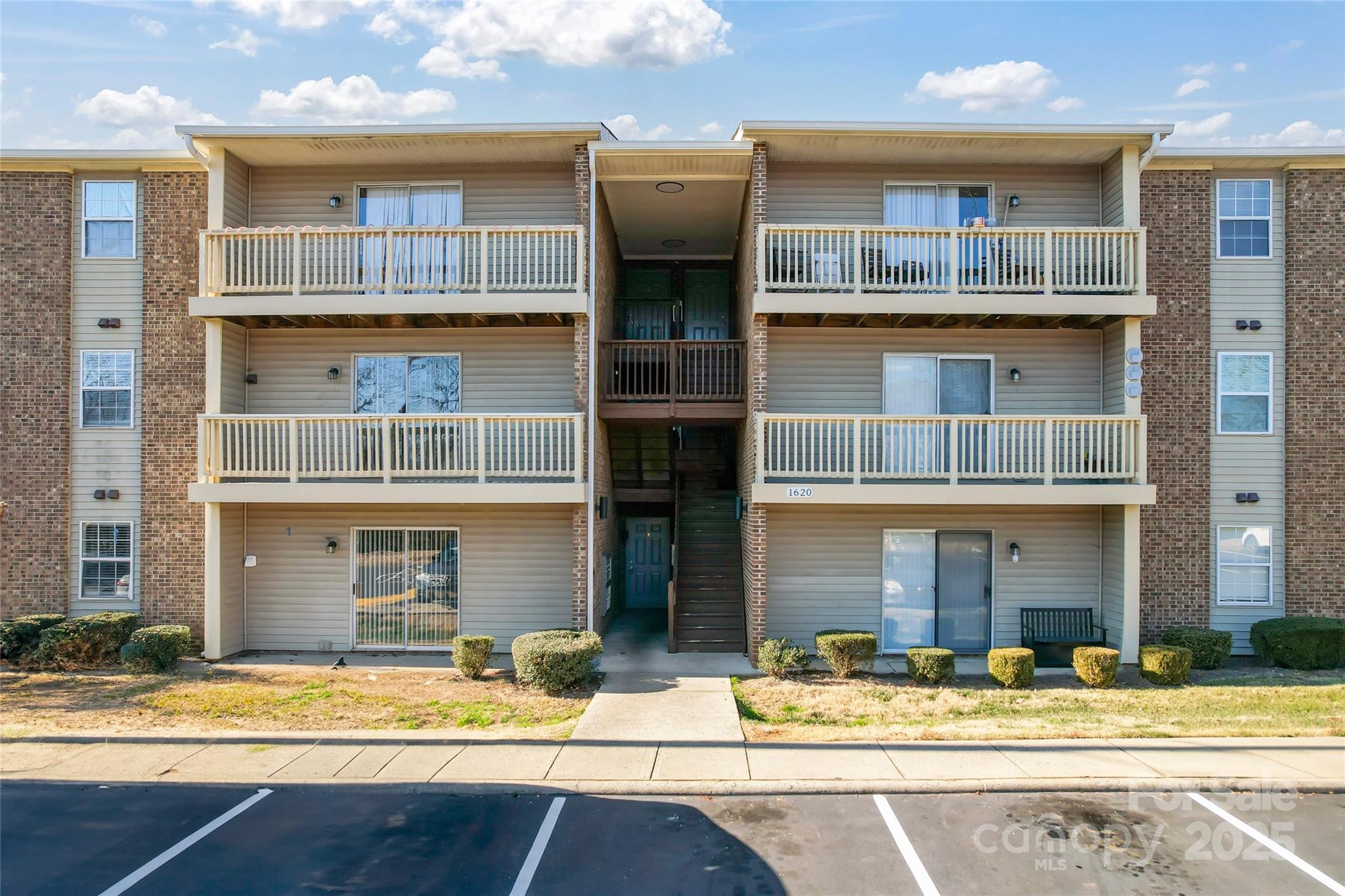 1620 #K Arlyn Circle Unit: K