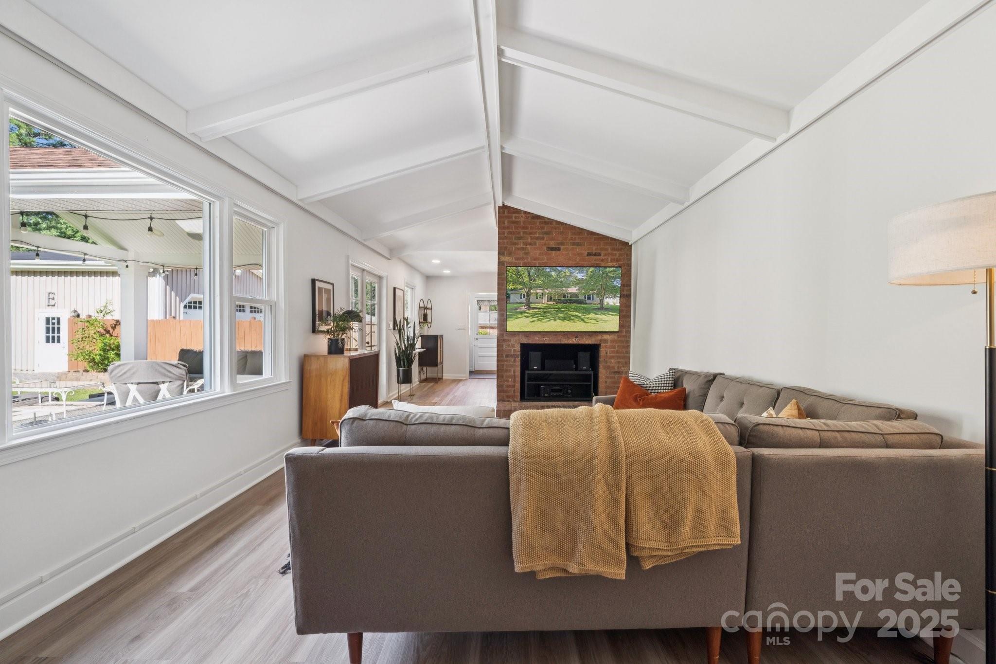 4432 Bob White Court