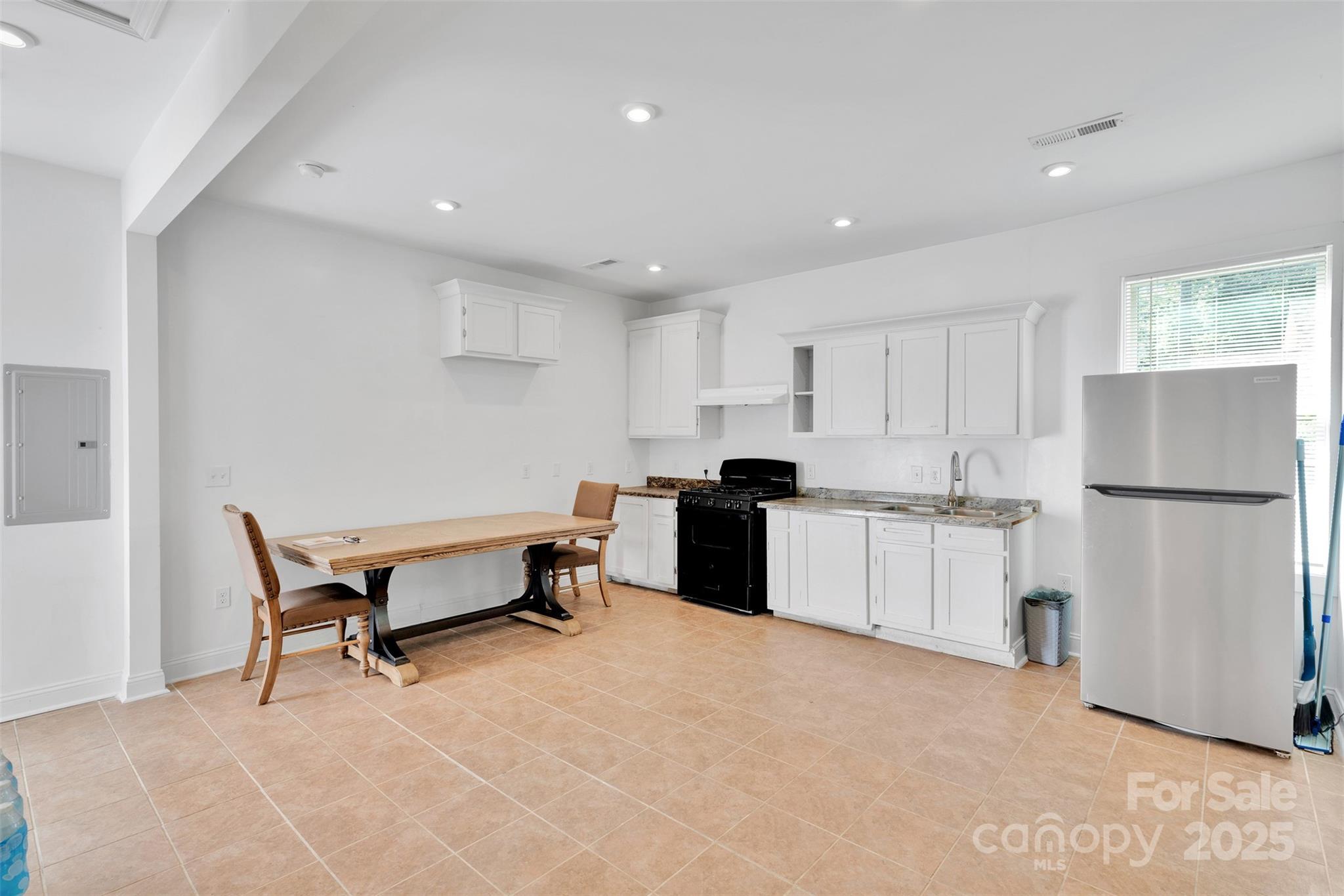 111 Crowell Drive