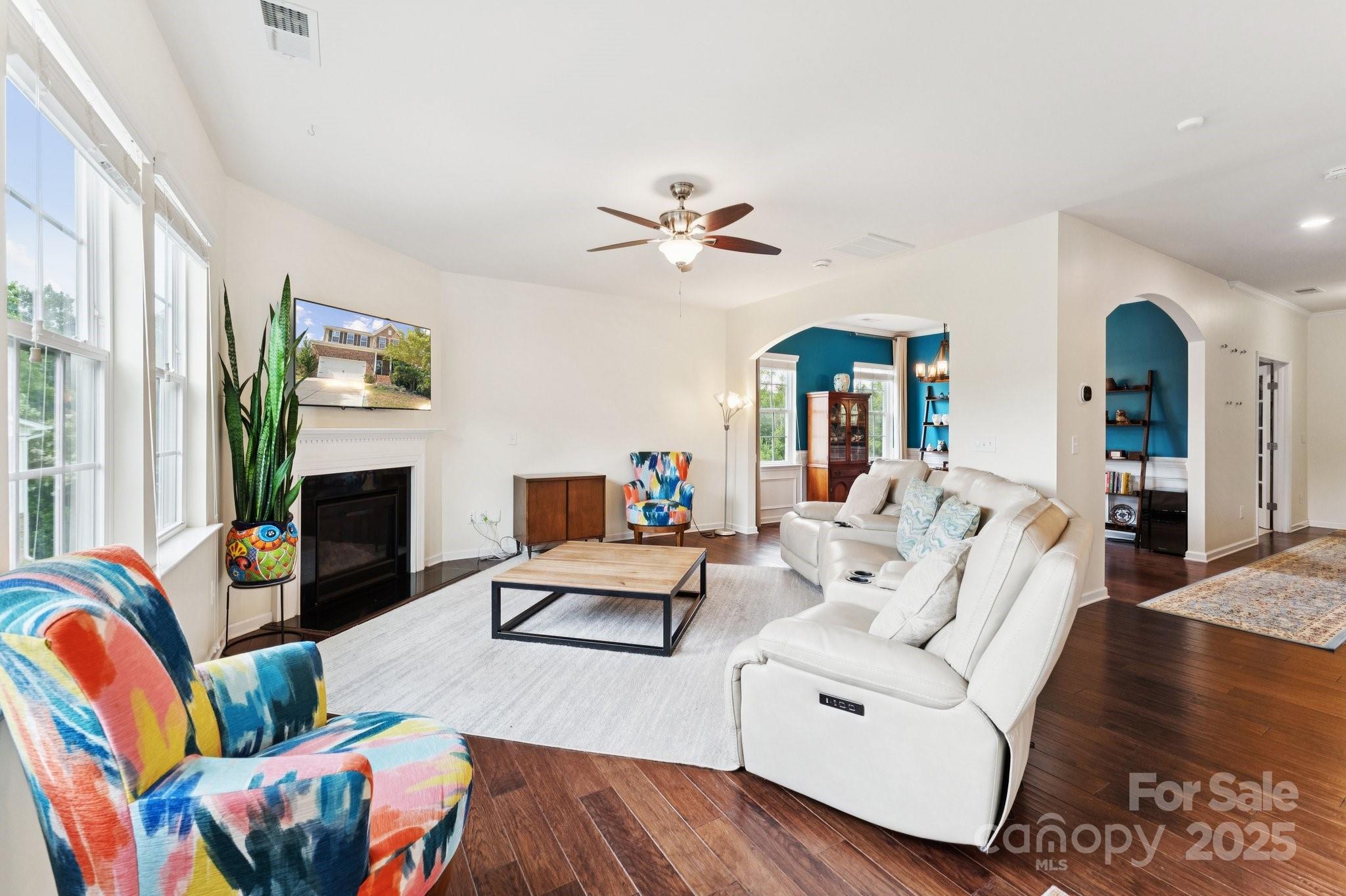 16304 Thoroughbred Trace Lane