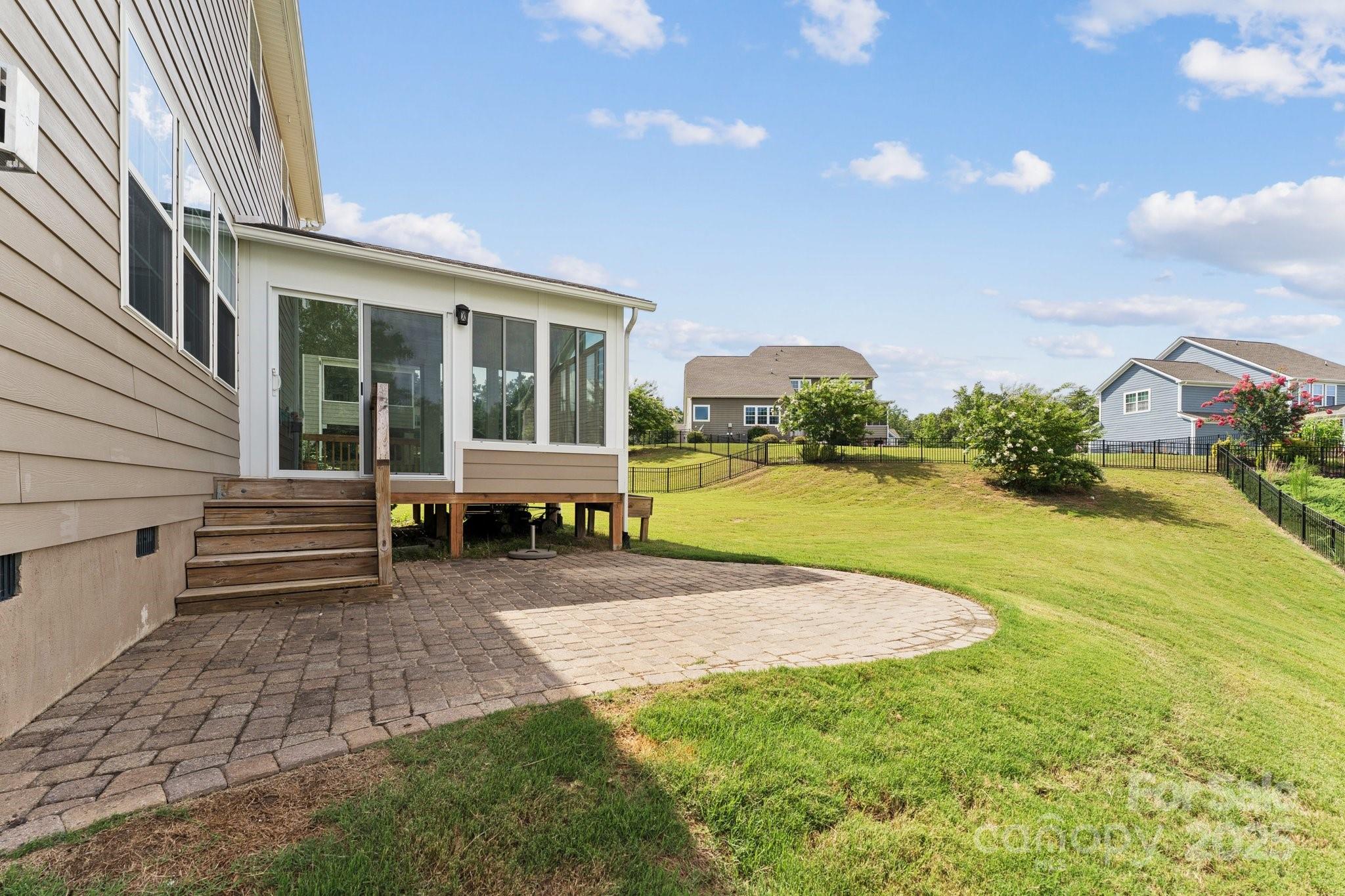 16304 Thoroughbred Trace Lane