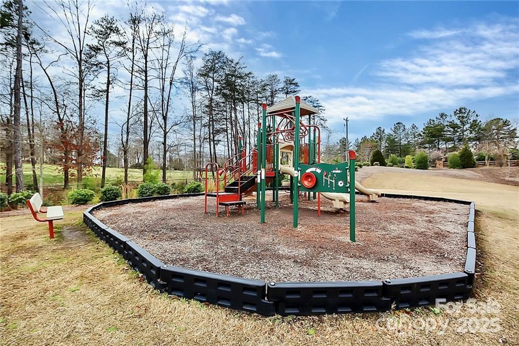 16304 Thoroughbred Trace Lane