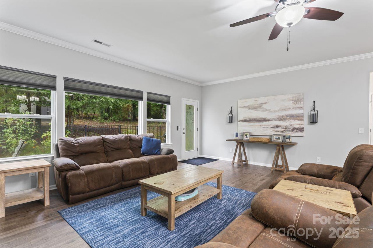 6511 Buck Horn Place