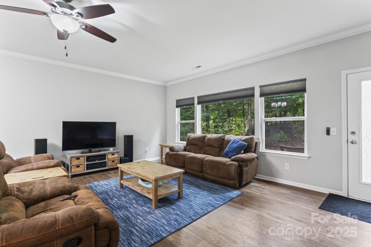 6511 Buck Horn Place