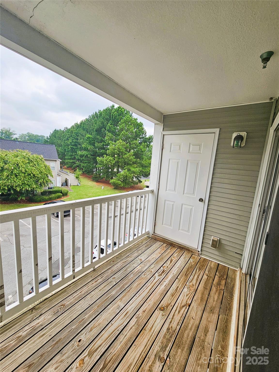 1162 Plaza Walk Drive