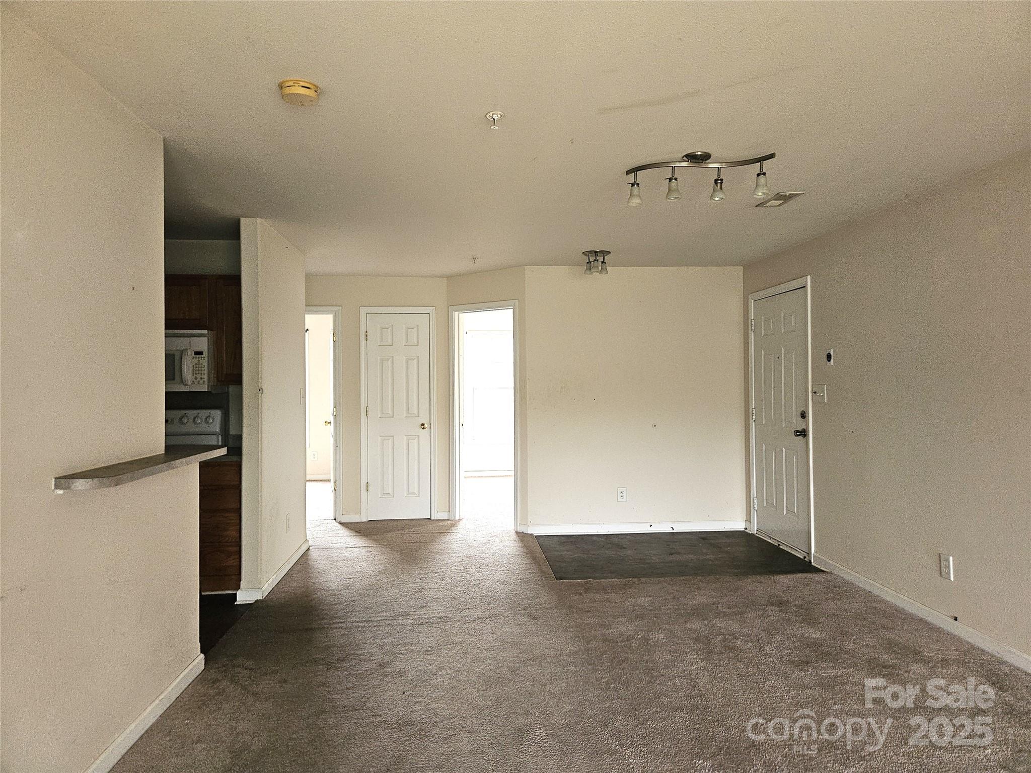 1162 Plaza Walk Drive