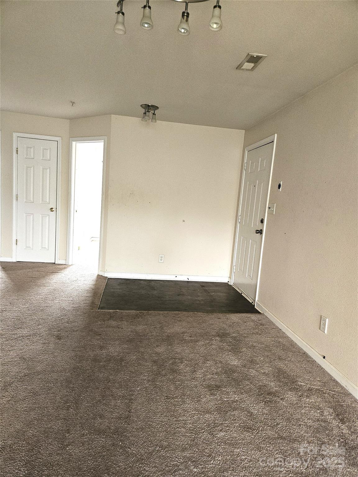 1162 Plaza Walk Drive