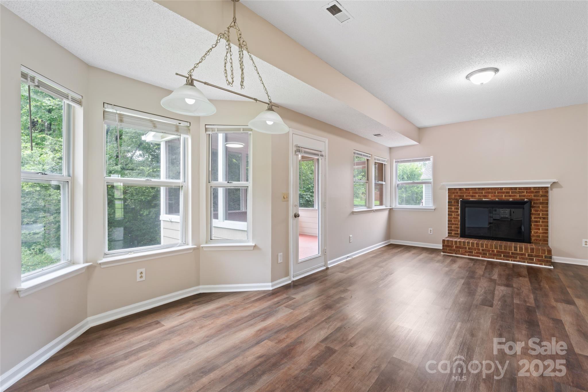 2813 Silkstream Lane