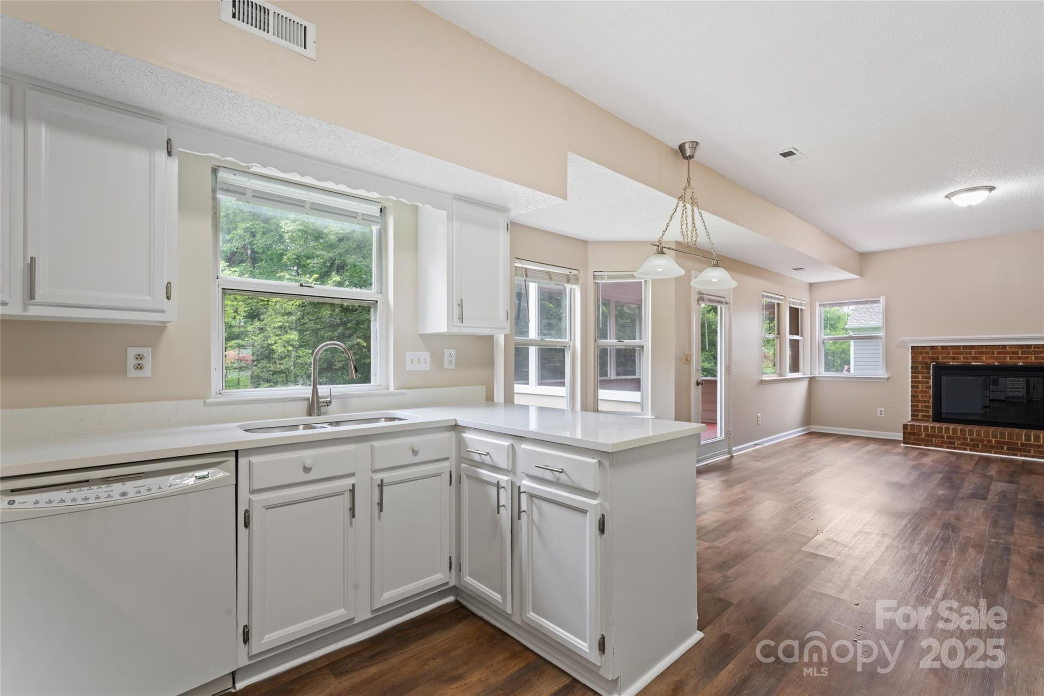 2813 Silkstream Lane