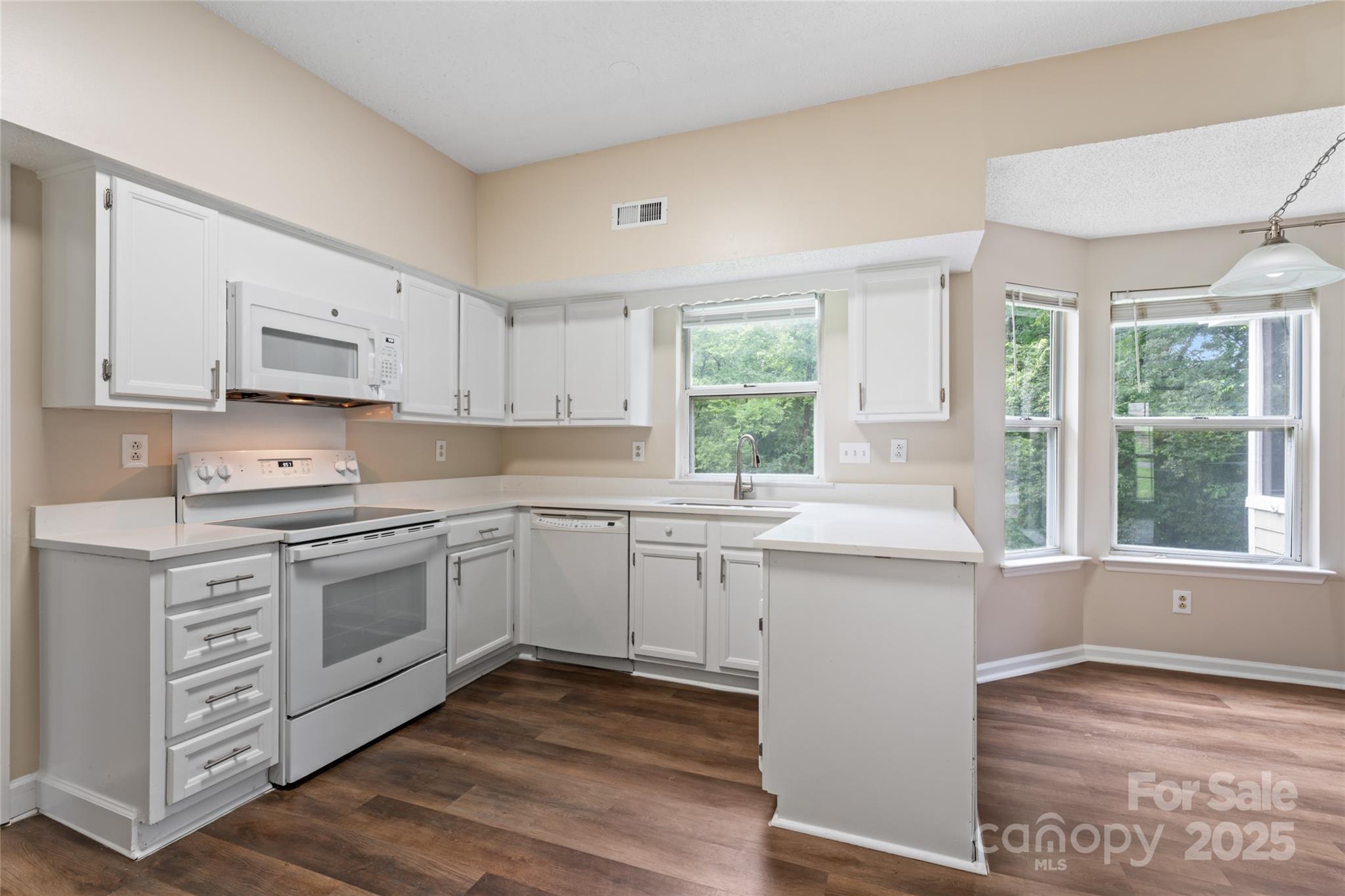 2813 Silkstream Lane