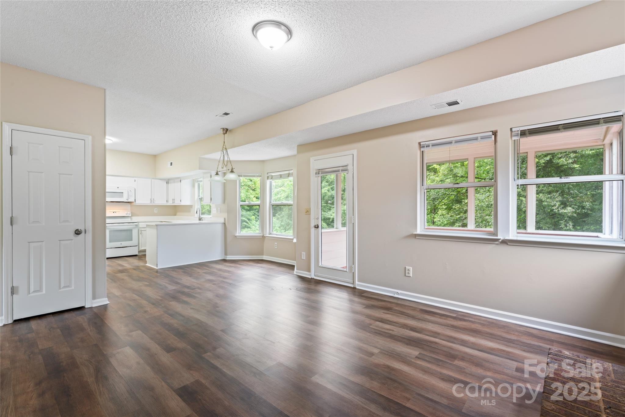 2813 Silkstream Lane