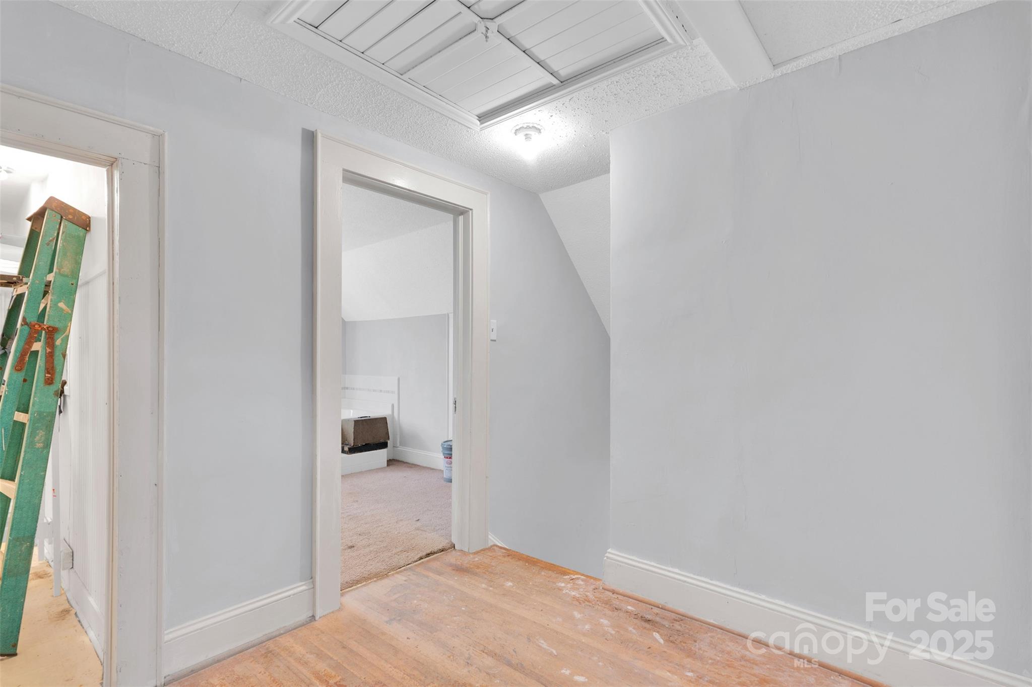 409 Gold Street