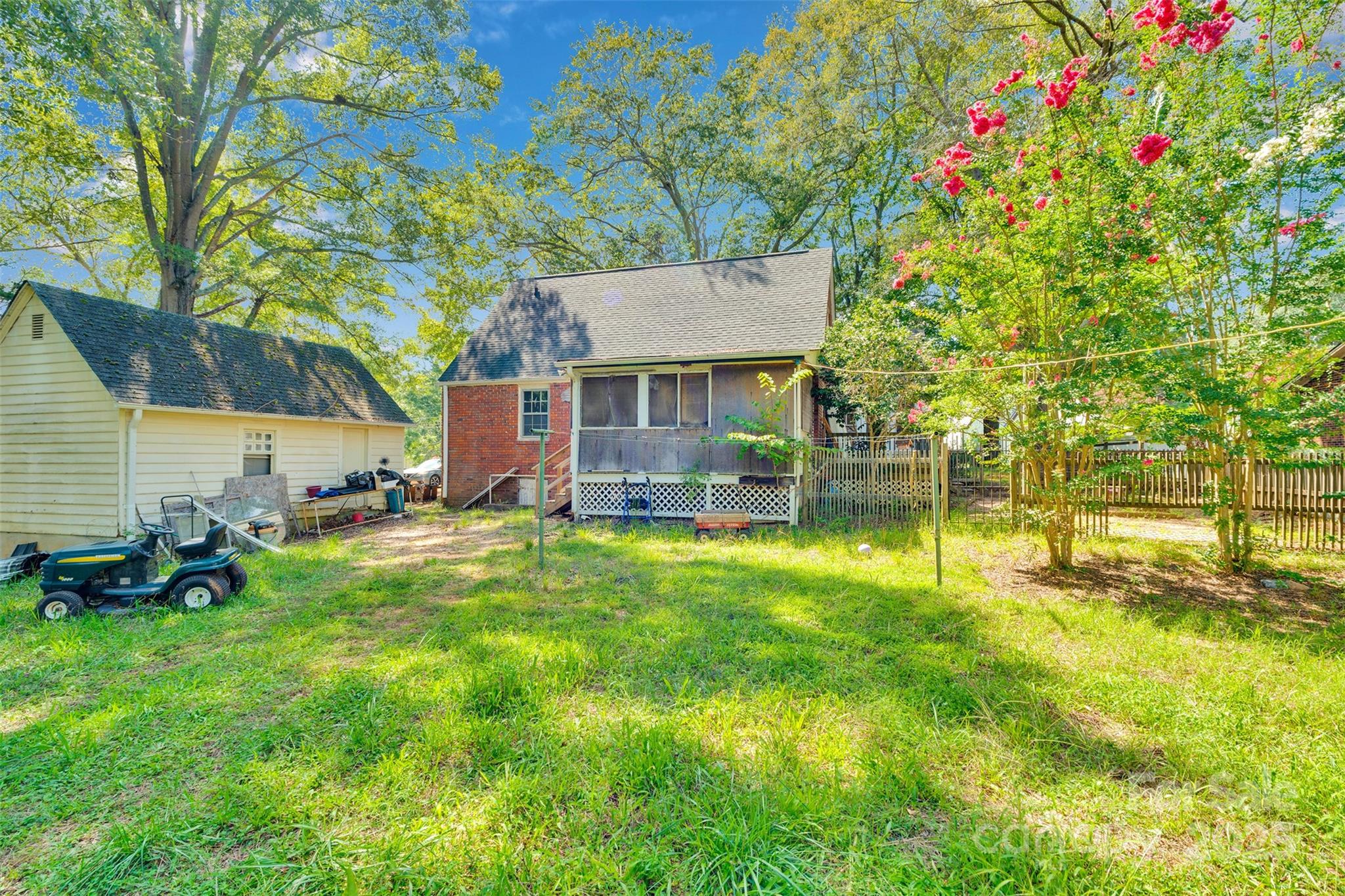 409 Gold Street
