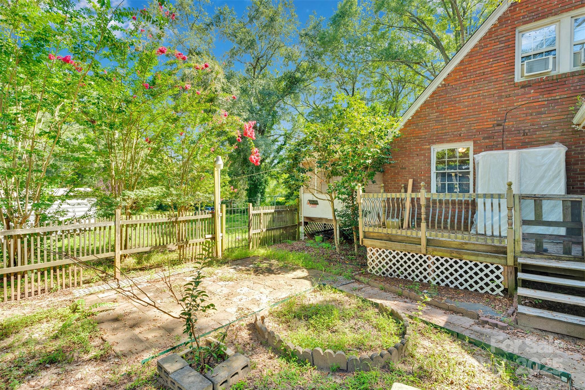 409 Gold Street