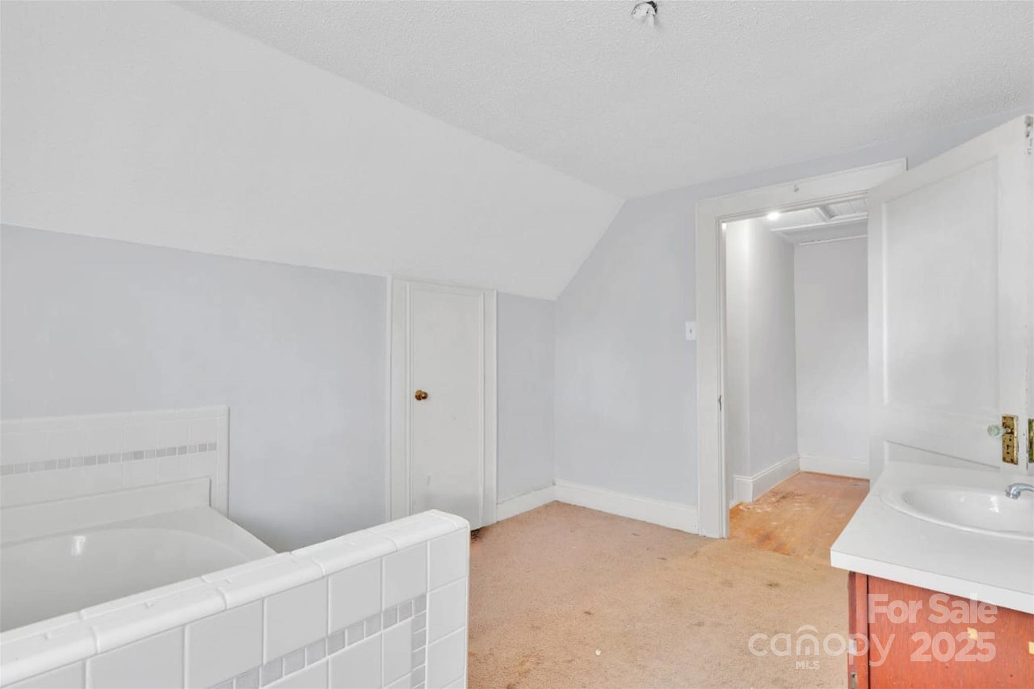 409 Gold Street
