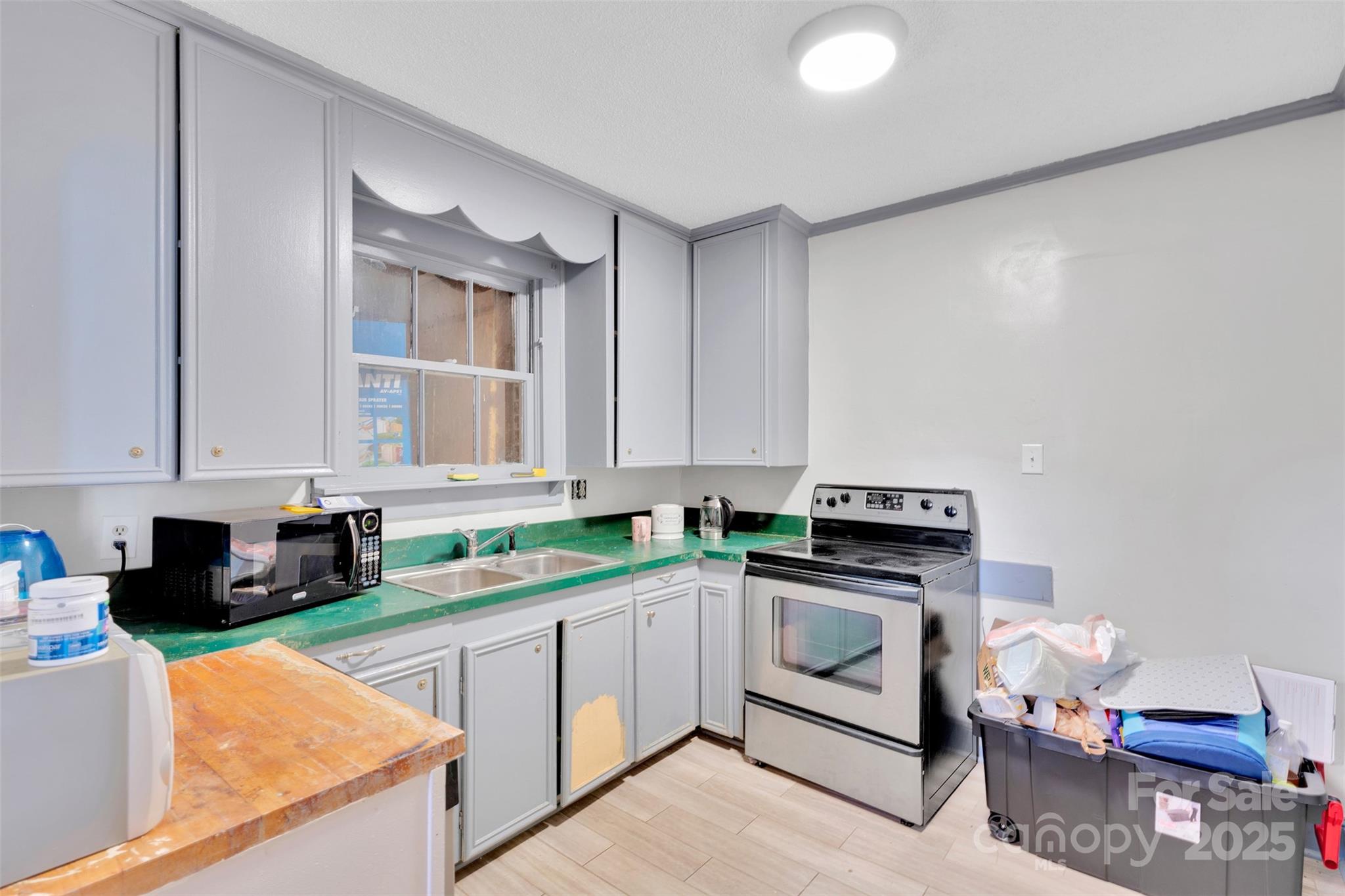 409 Gold Street