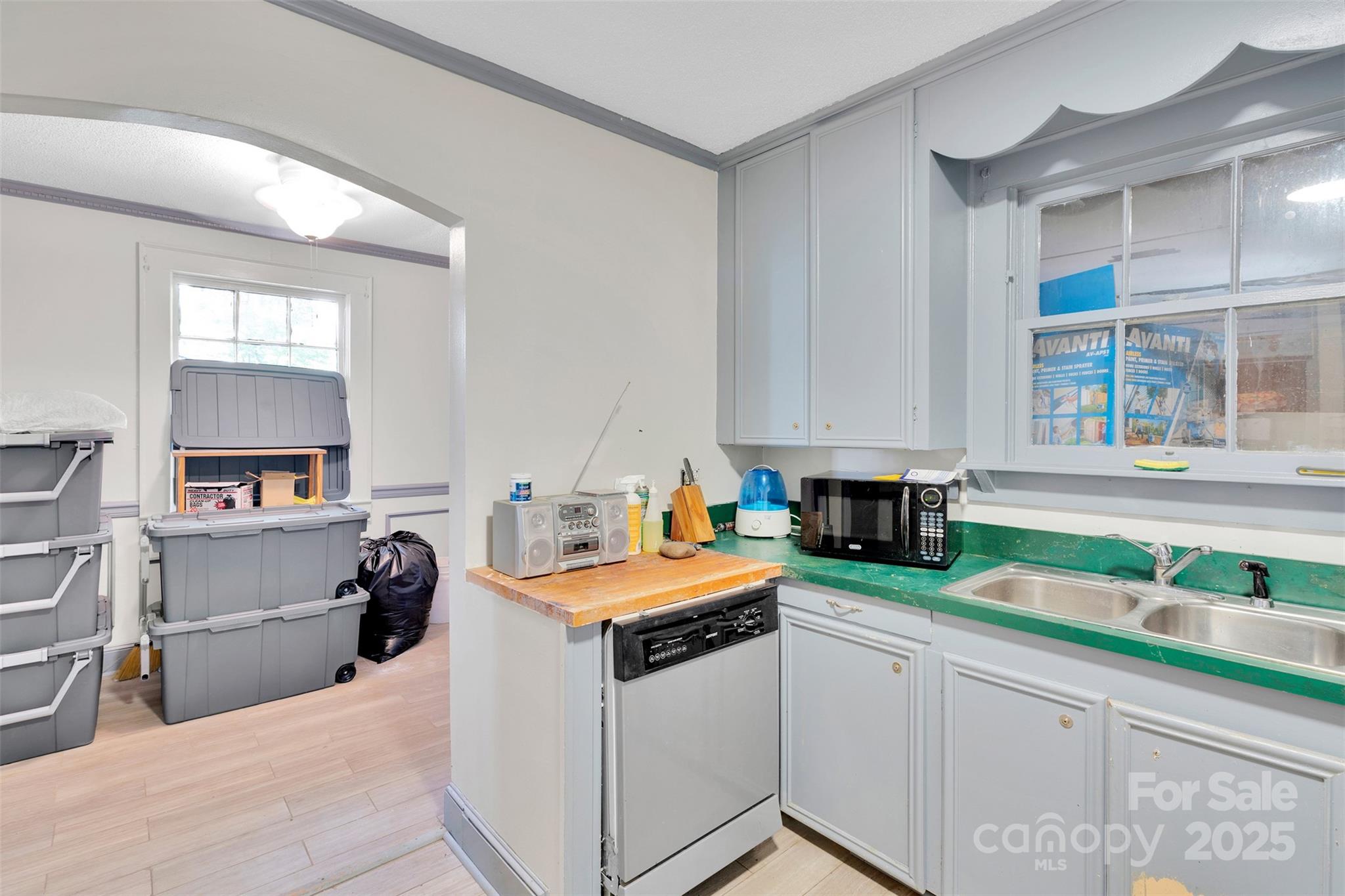 409 Gold Street
