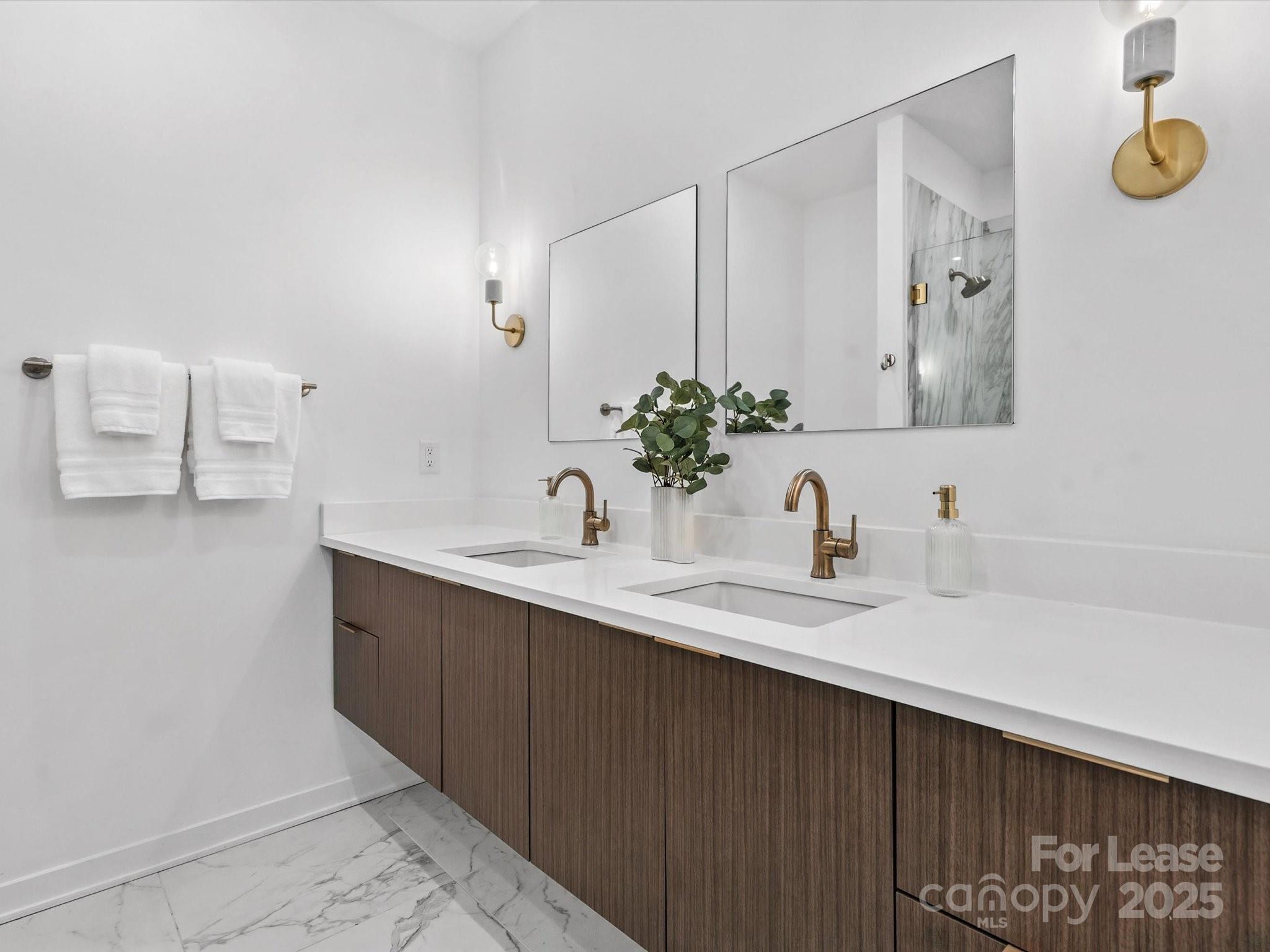 2653 Shenandoah Avenue