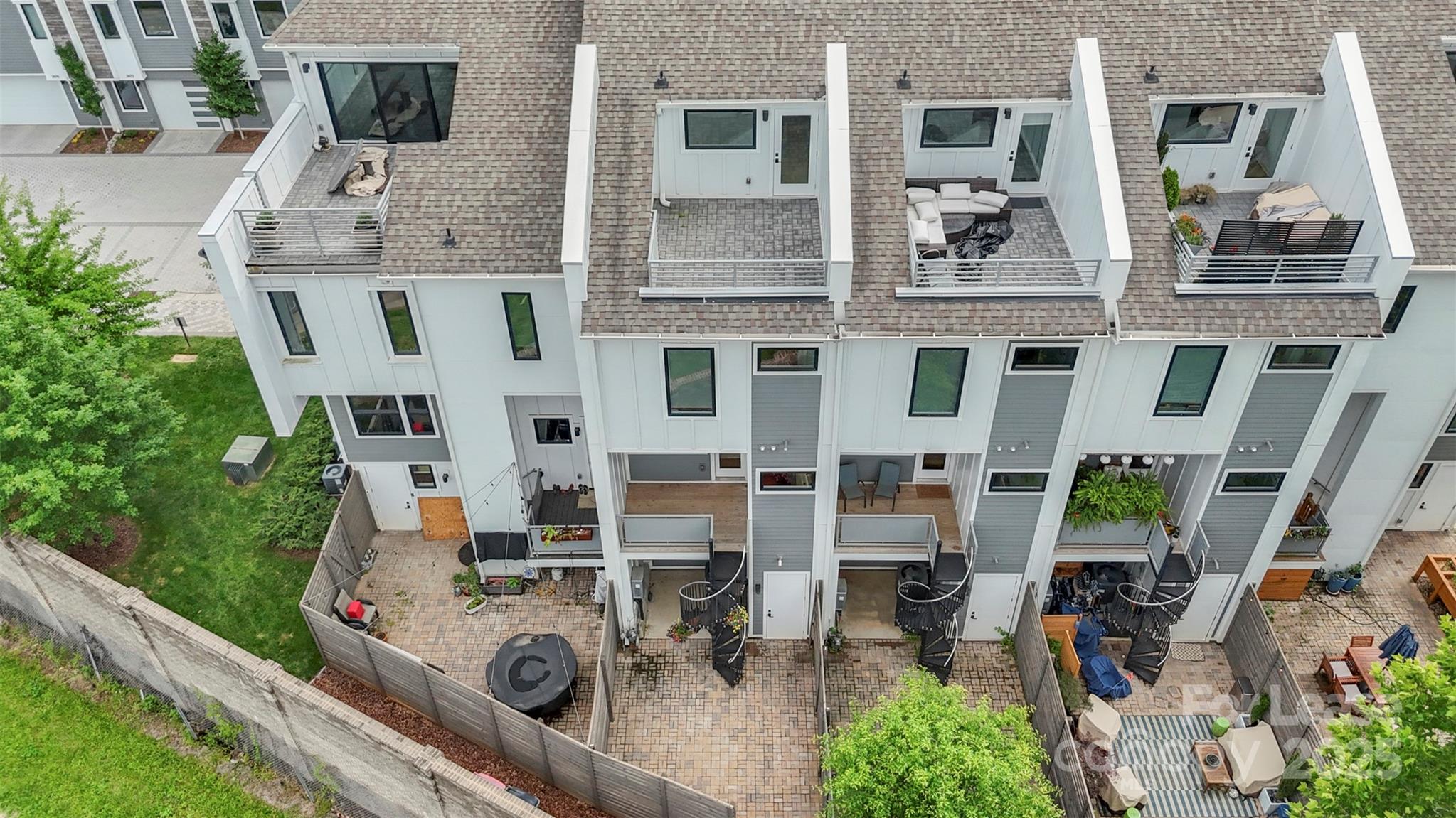 2653 Shenandoah Avenue