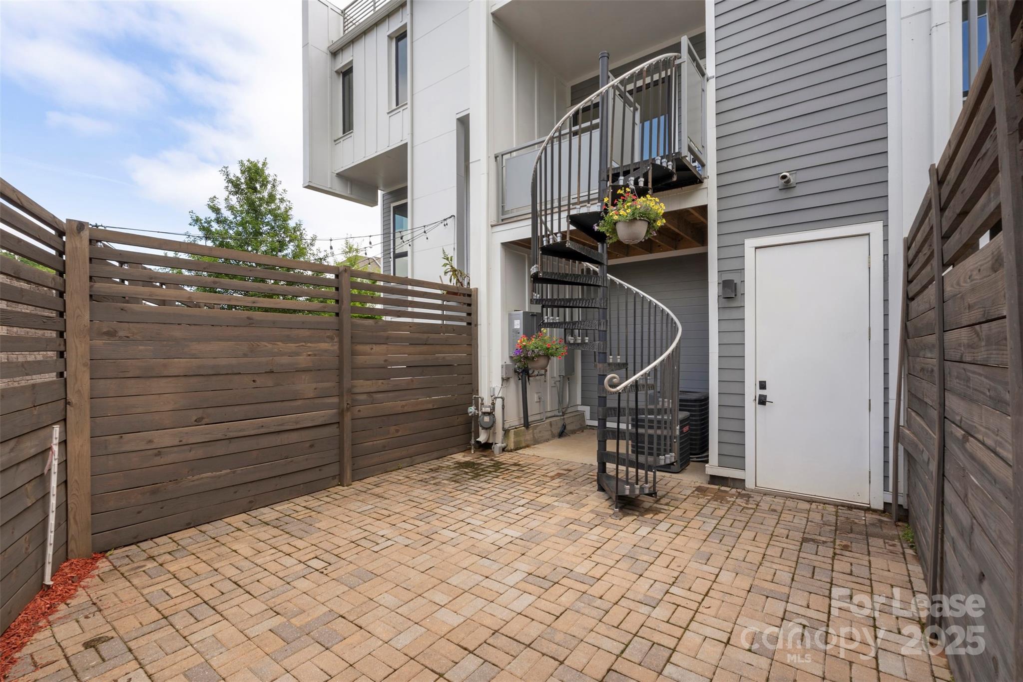 2653 Shenandoah Avenue