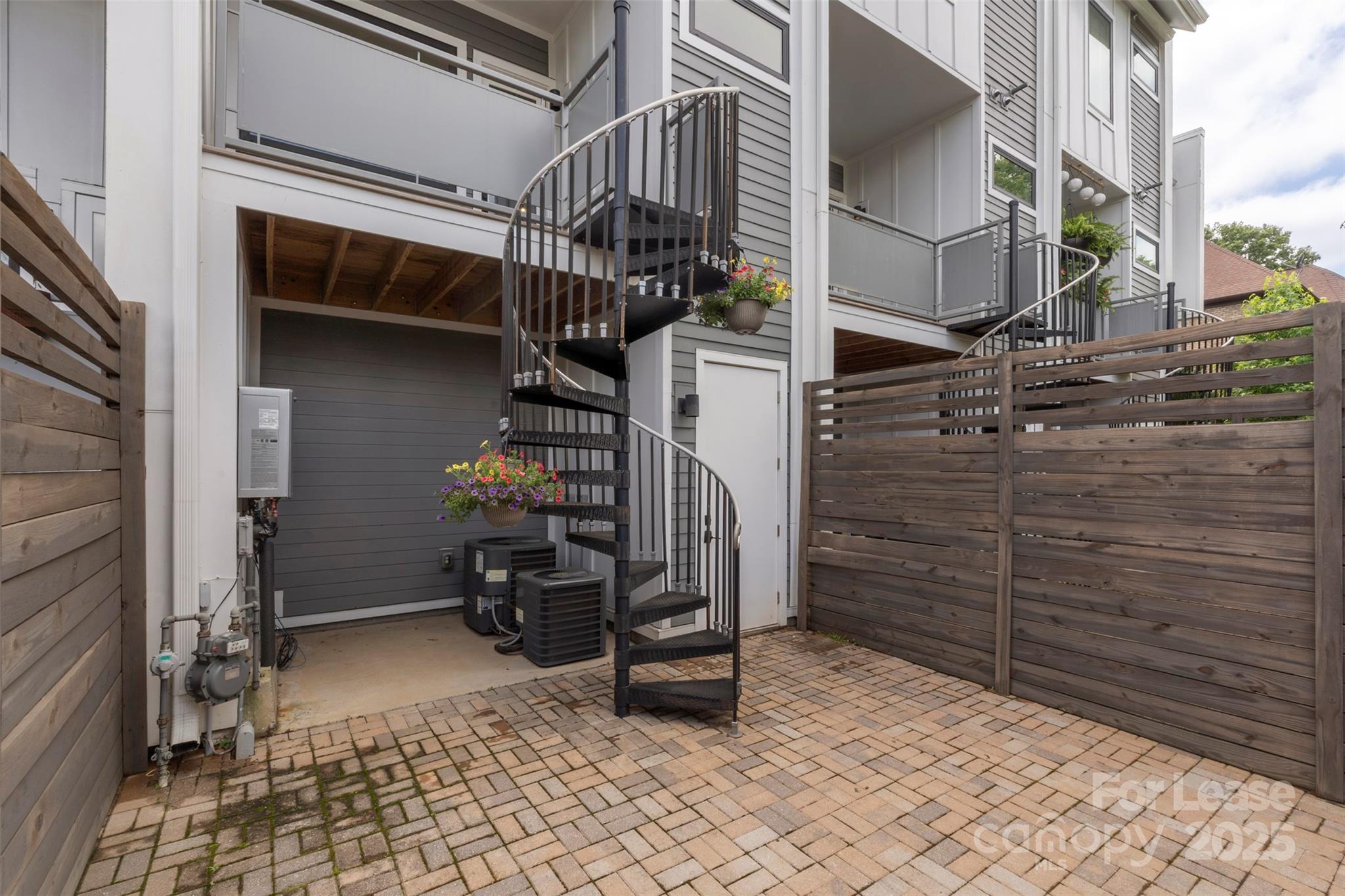 2653 Shenandoah Avenue