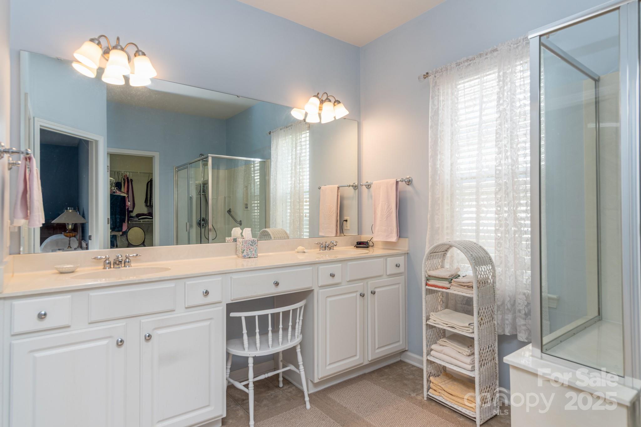 6423 Ridgeview Commons Drive