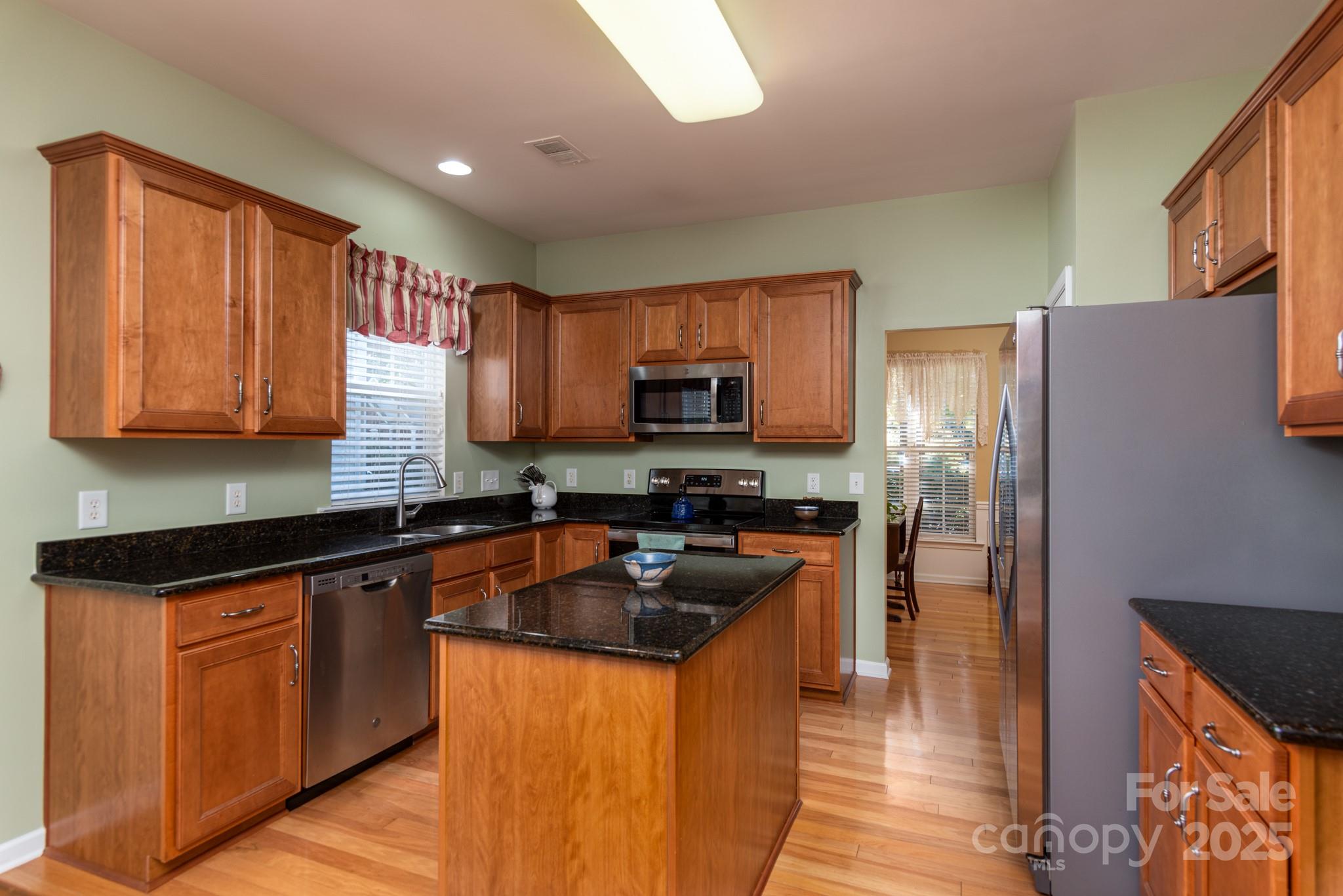 6423 Ridgeview Commons Drive