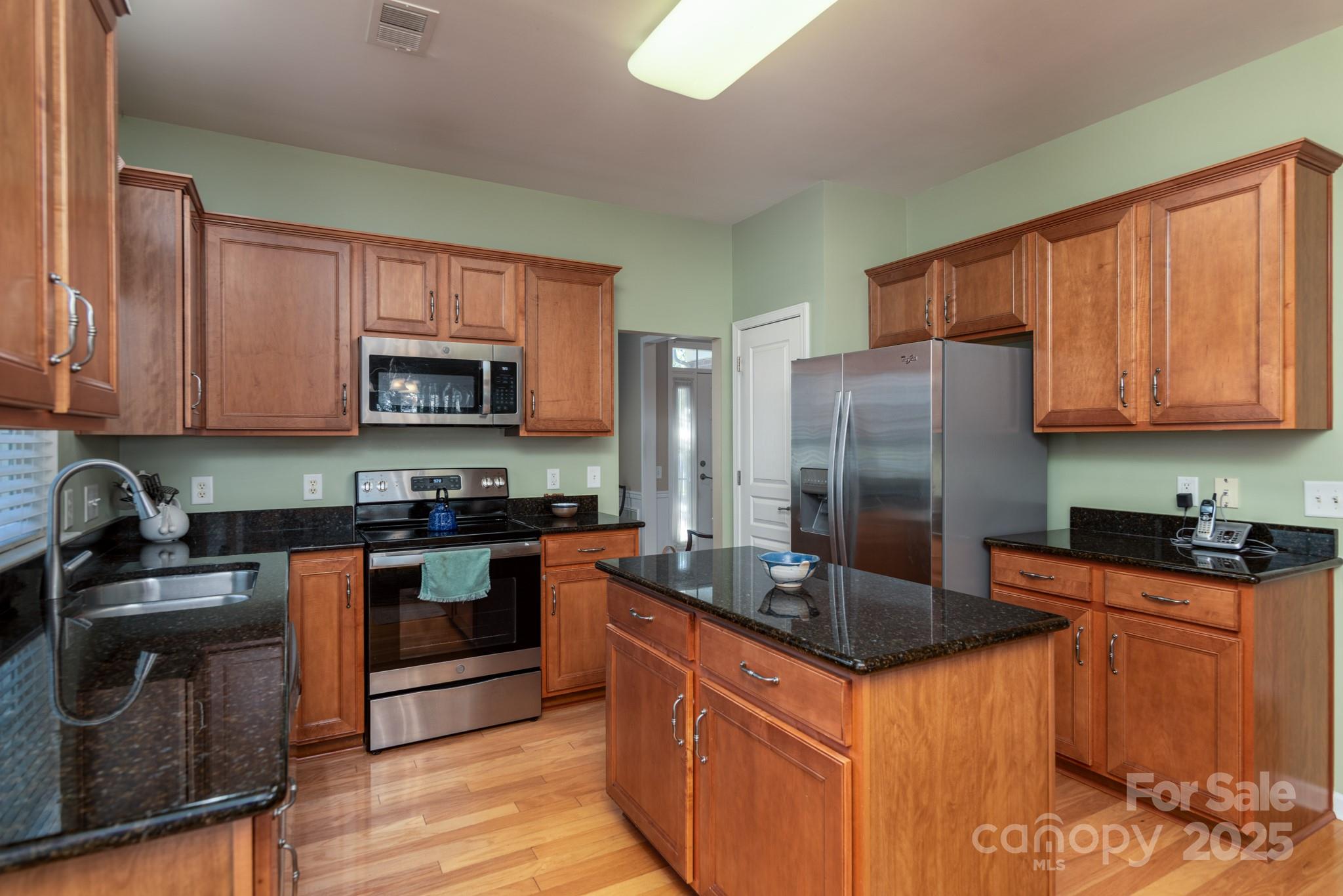 6423 Ridgeview Commons Drive