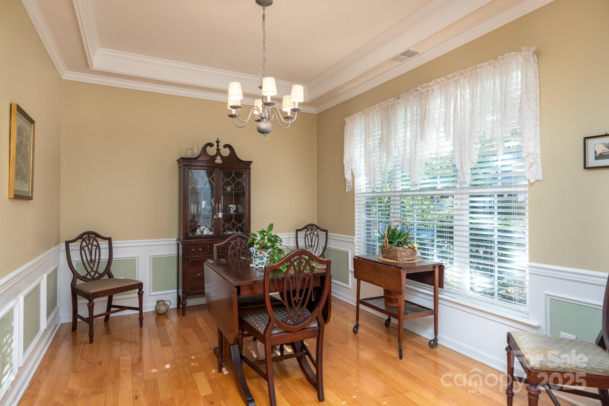 6423 Ridgeview Commons Drive