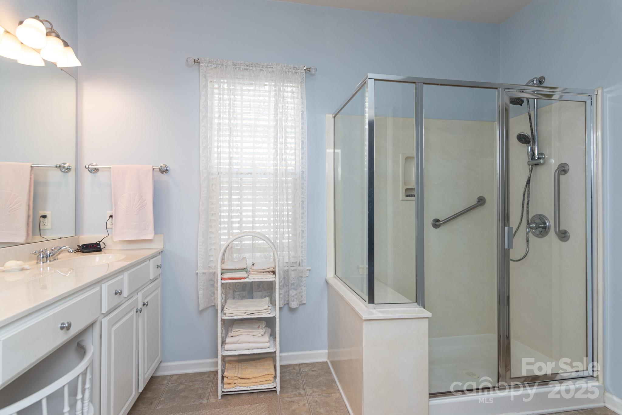 6423 Ridgeview Commons Drive