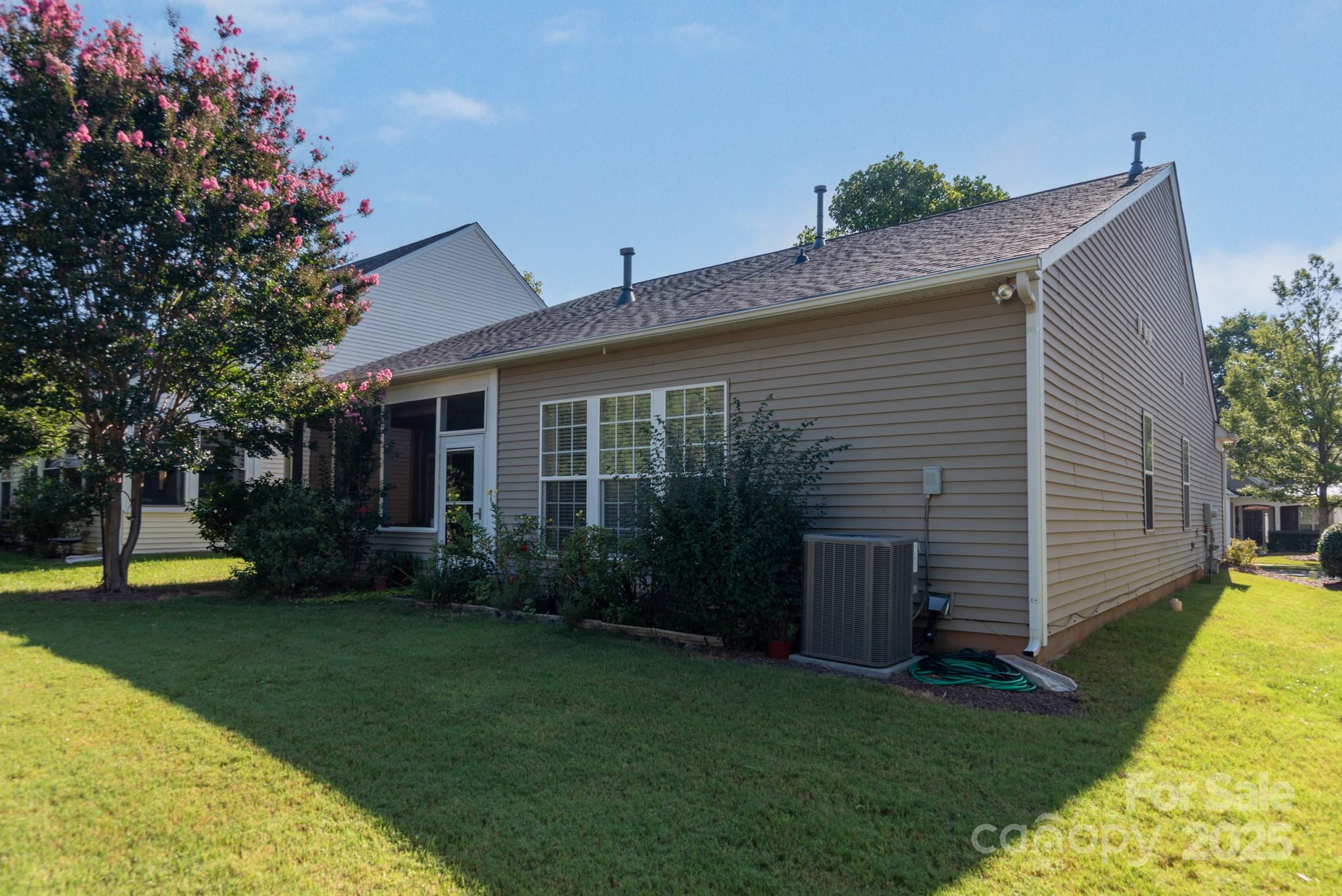 6423 Ridgeview Commons Drive