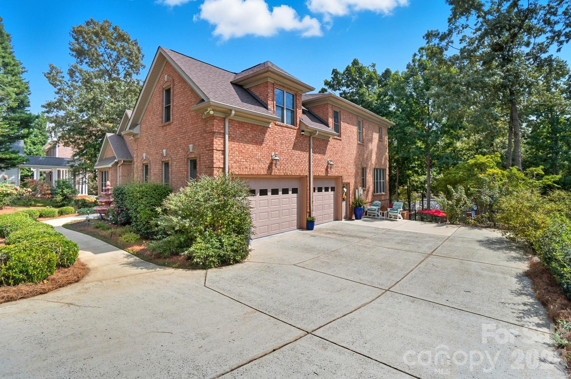 107 Nautilus Court