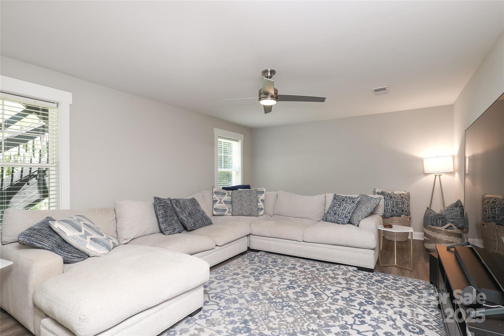 10105 Greenwood Court Unit: 27