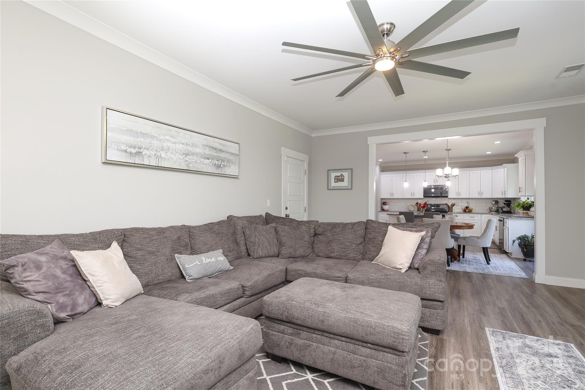 10105 Greenwood Court Unit: 27
