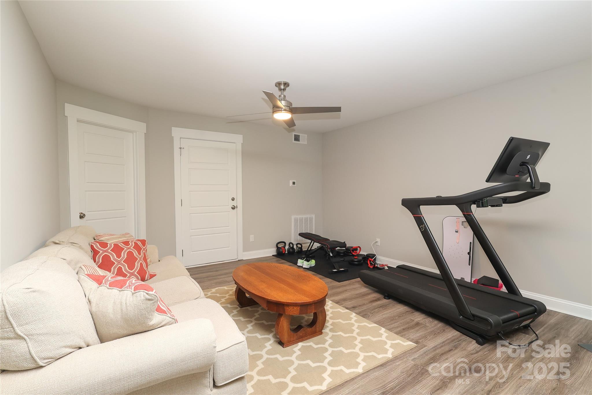 10105 Greenwood Court Unit: 27