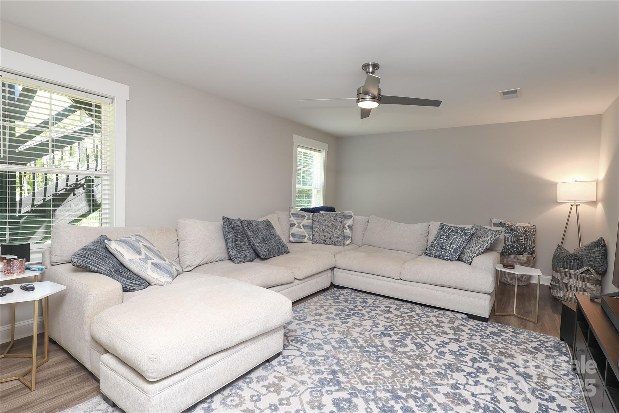 10105 Greenwood Court Unit: 27