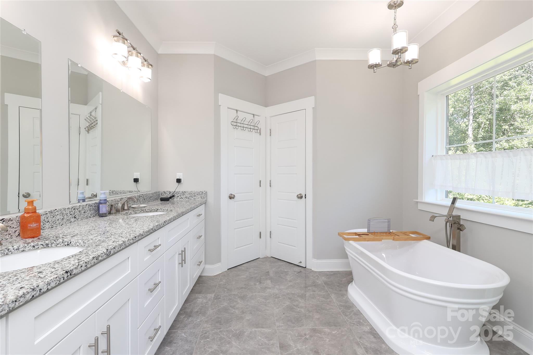 10105 Greenwood Court Unit: 27